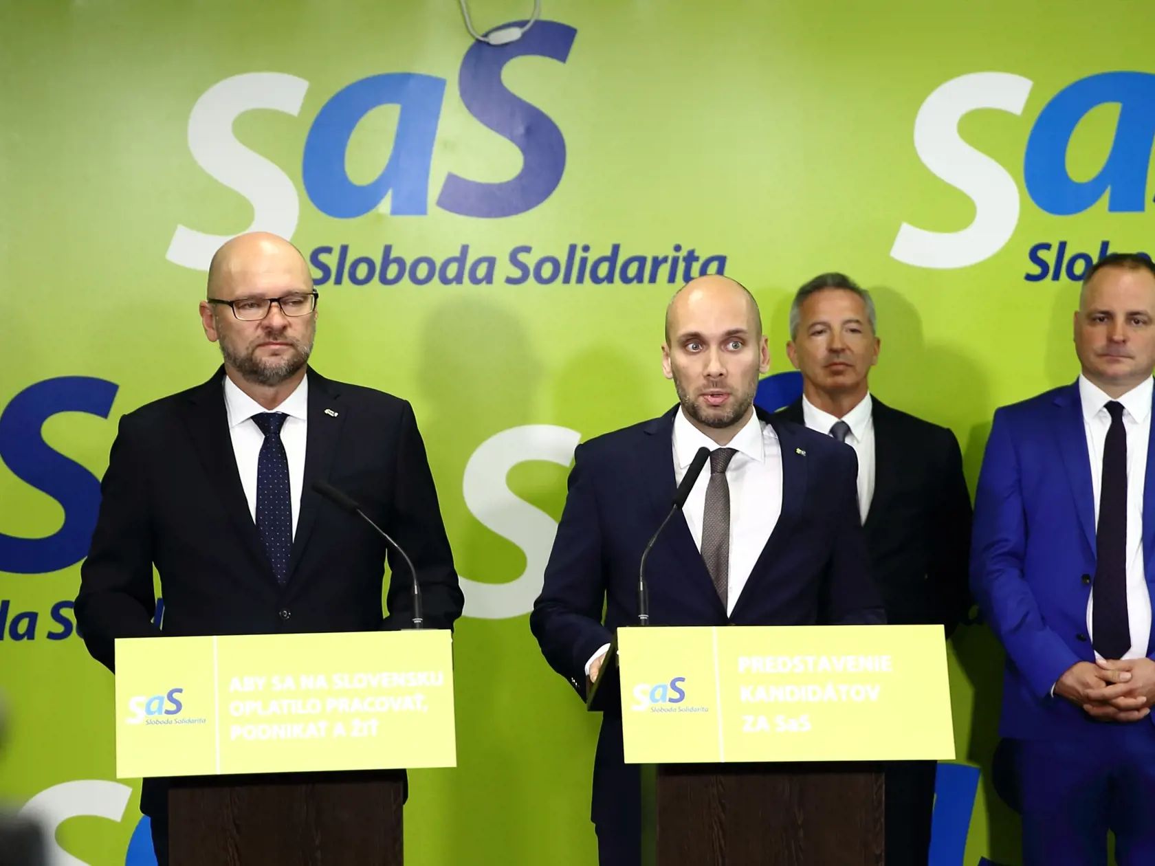 Na snímke je Richard Sulík, predseda strany a Karol Galek na tlačovej konferencii v Bratislave.