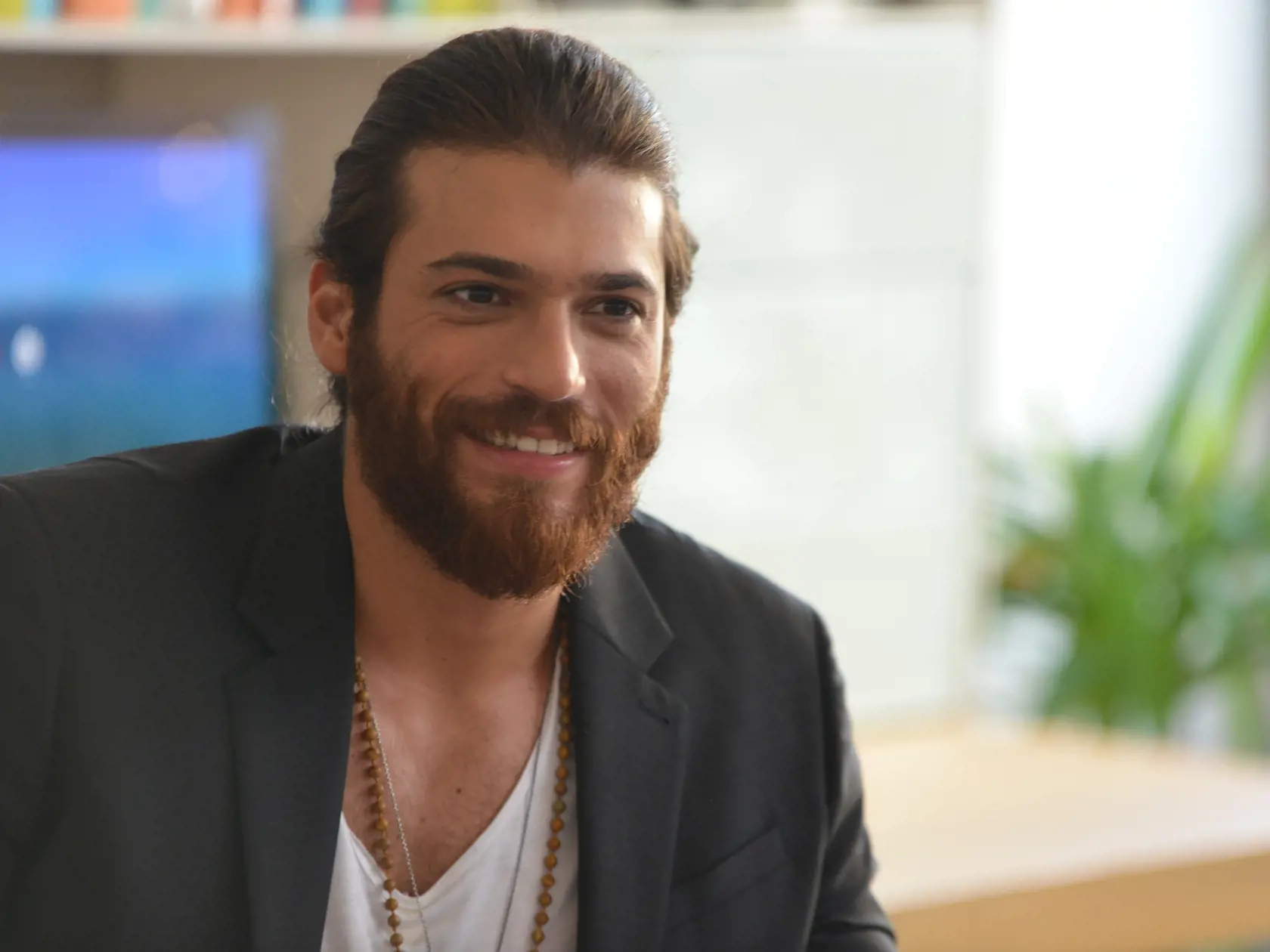 Can Yaman zo seriálu S hlavou v oblakoch