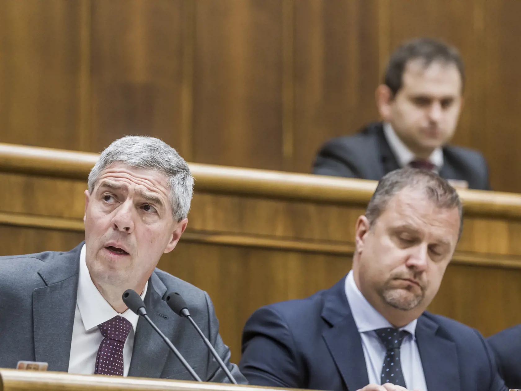 45.schôdza parlamentu