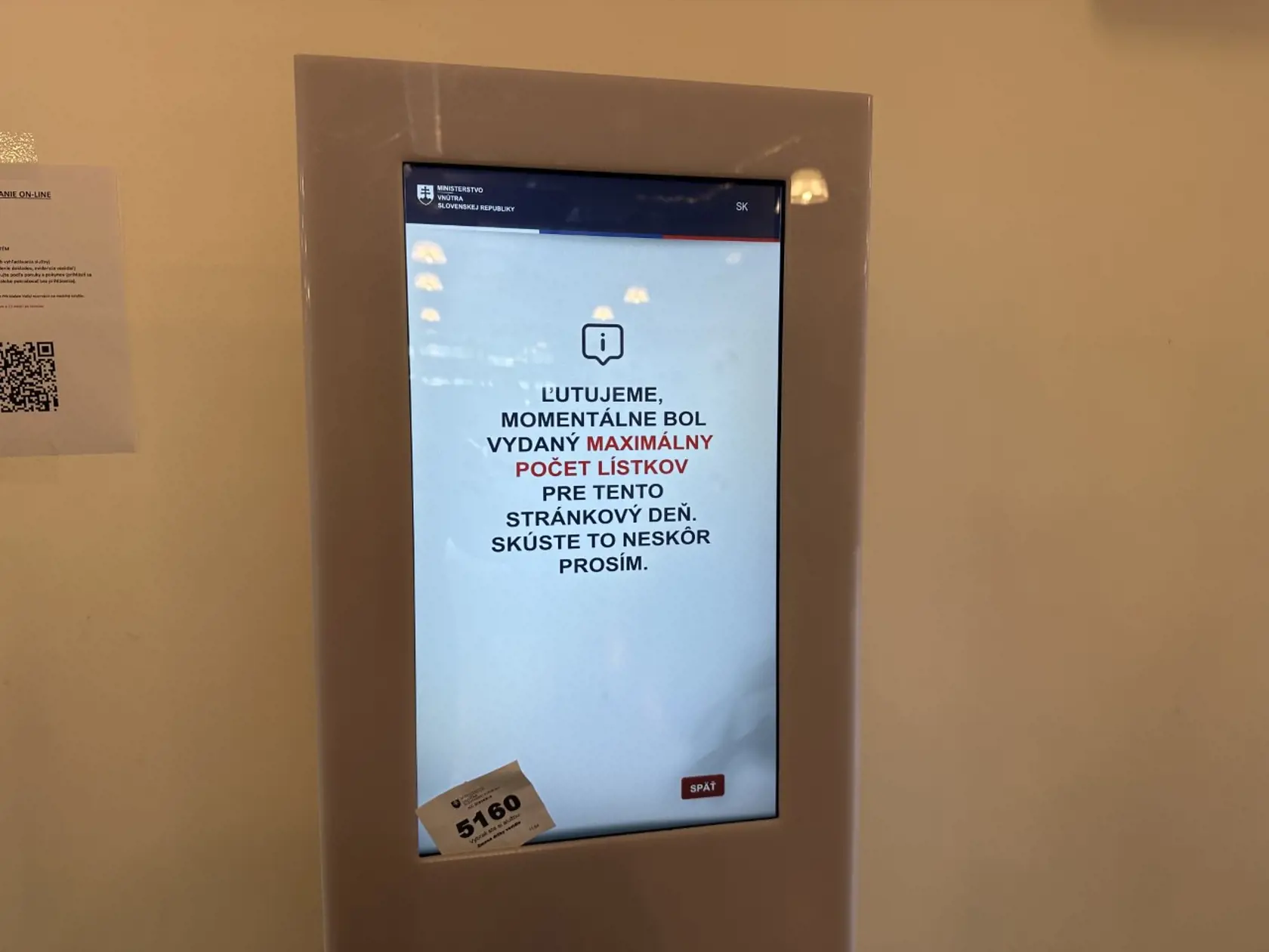 Klientske centrum v Bratislave, kde si na vybavenie dokladov počkáte o čosi dlhšie.