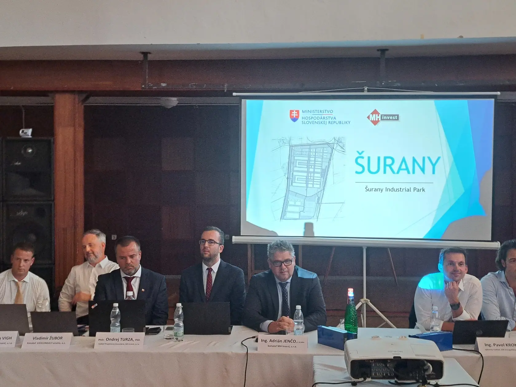 Obyvatelia Šurian a okolitých obcí majú z chystanej baterkárne v Šuranoch veľmi veľký strach.