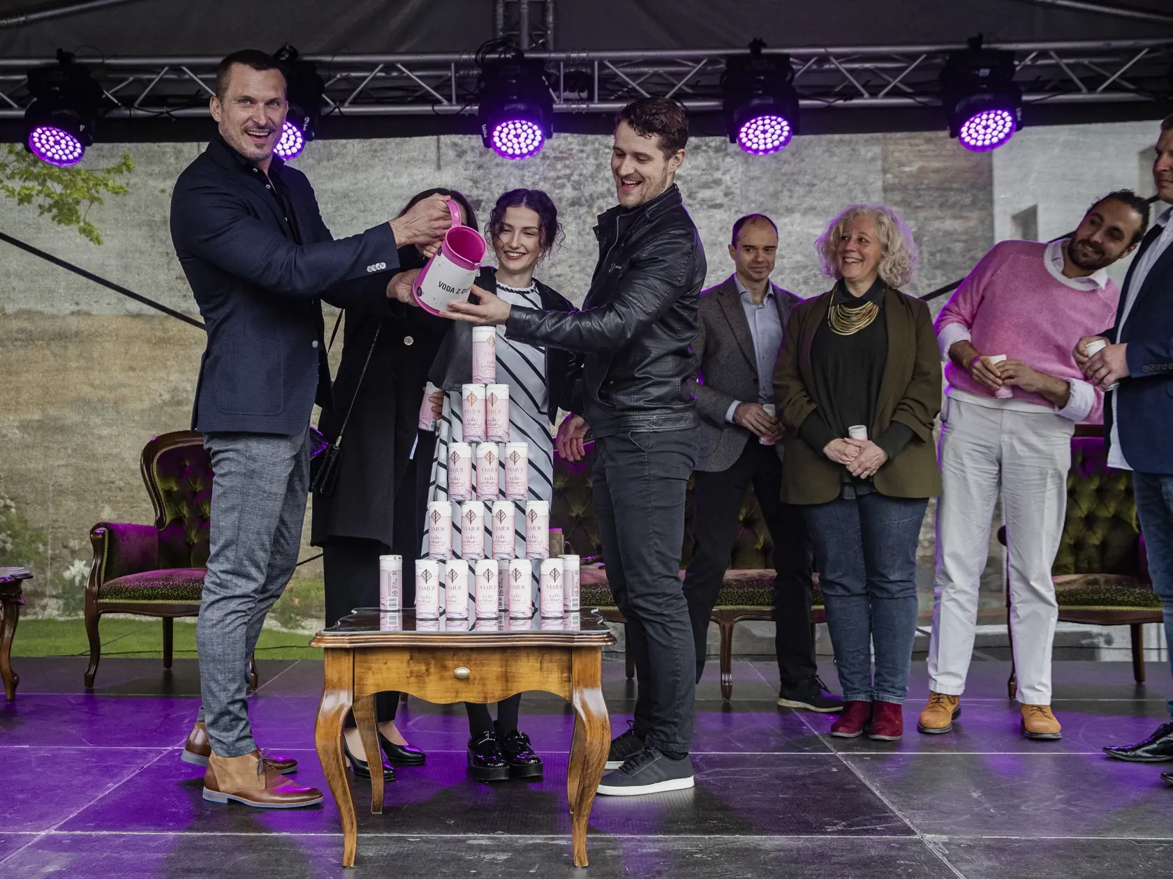 Unikátna odroda vína bola pokrstená hercami z Dunaja a symbolicky rovnako aj vodou z Dunaja.