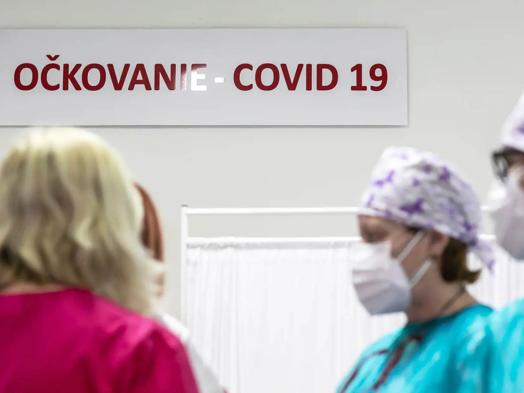 Na snímke očkovanie proti vírusu Covid-19 vo Fakultnej nemocnici v Nitre
