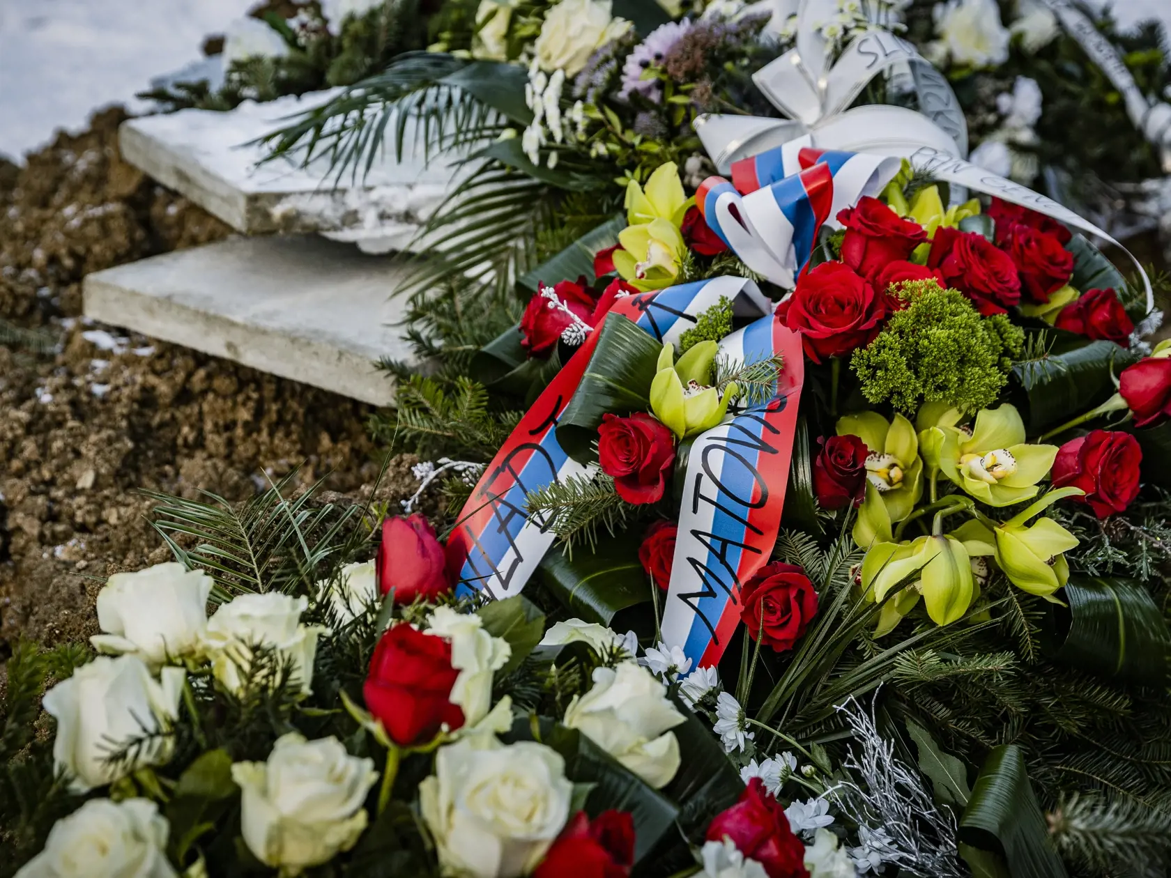 Na cintoríne v obci Štrba sa uskutočnila posledná rozlúčka so zosnulým bývalým Prezidentom PZ SR Milanom Lučanským.