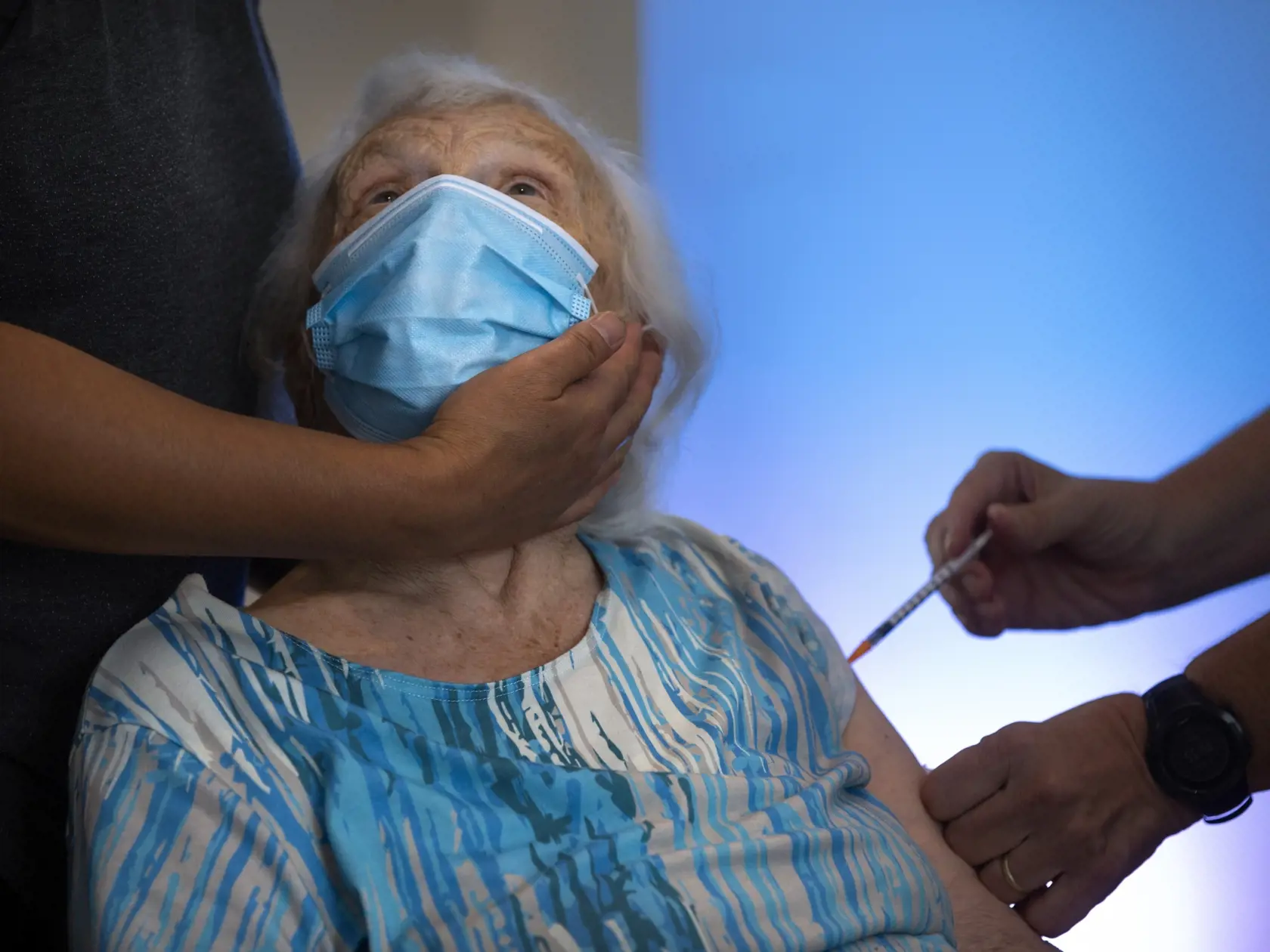 Očkovanie vo veľkej miere chráni pred hospitalizáciou.