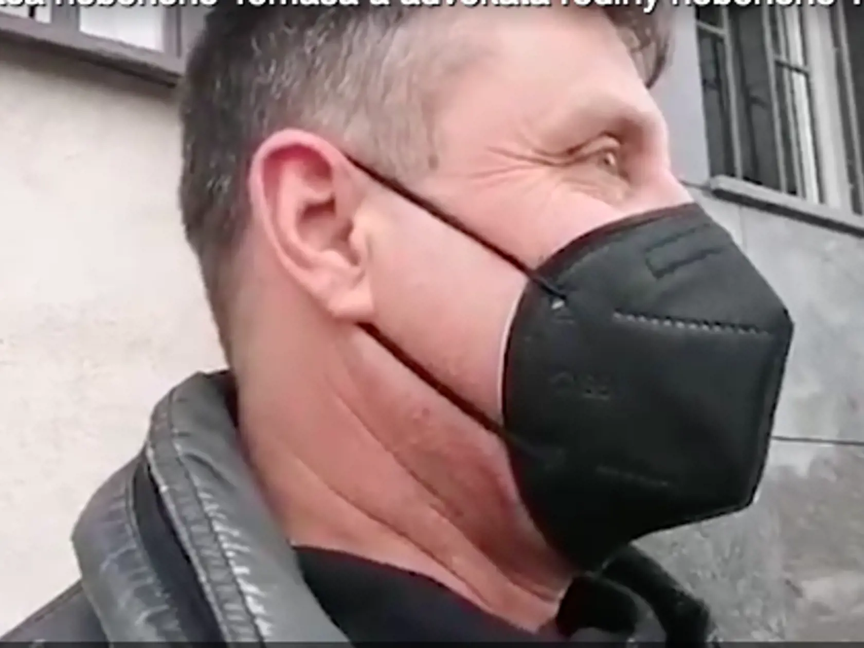 Tomášov otec: “Tie ich bludy a klamstvá, ktorými sa oni prezentujú - sú to veci vytrhnuté z kontextov. Nič z nich nenasvečuje tomu, že to nebola tá beštia, ktorej otec, keď mala dva roky, odišiel od nej. A peniaze, ktoré do nej pchal, z nej urobili túto zrúdu! A tými peniazme tú zrúdu teraz chce očistiť pred verejnosťou.  Len klamú, nevedia sa postaviť k tomu tak, ako to bolo!” Rozhodnutie súdu očakával. “Sú tam dôkazy, že to bola ona. Vychovali beštiu…”