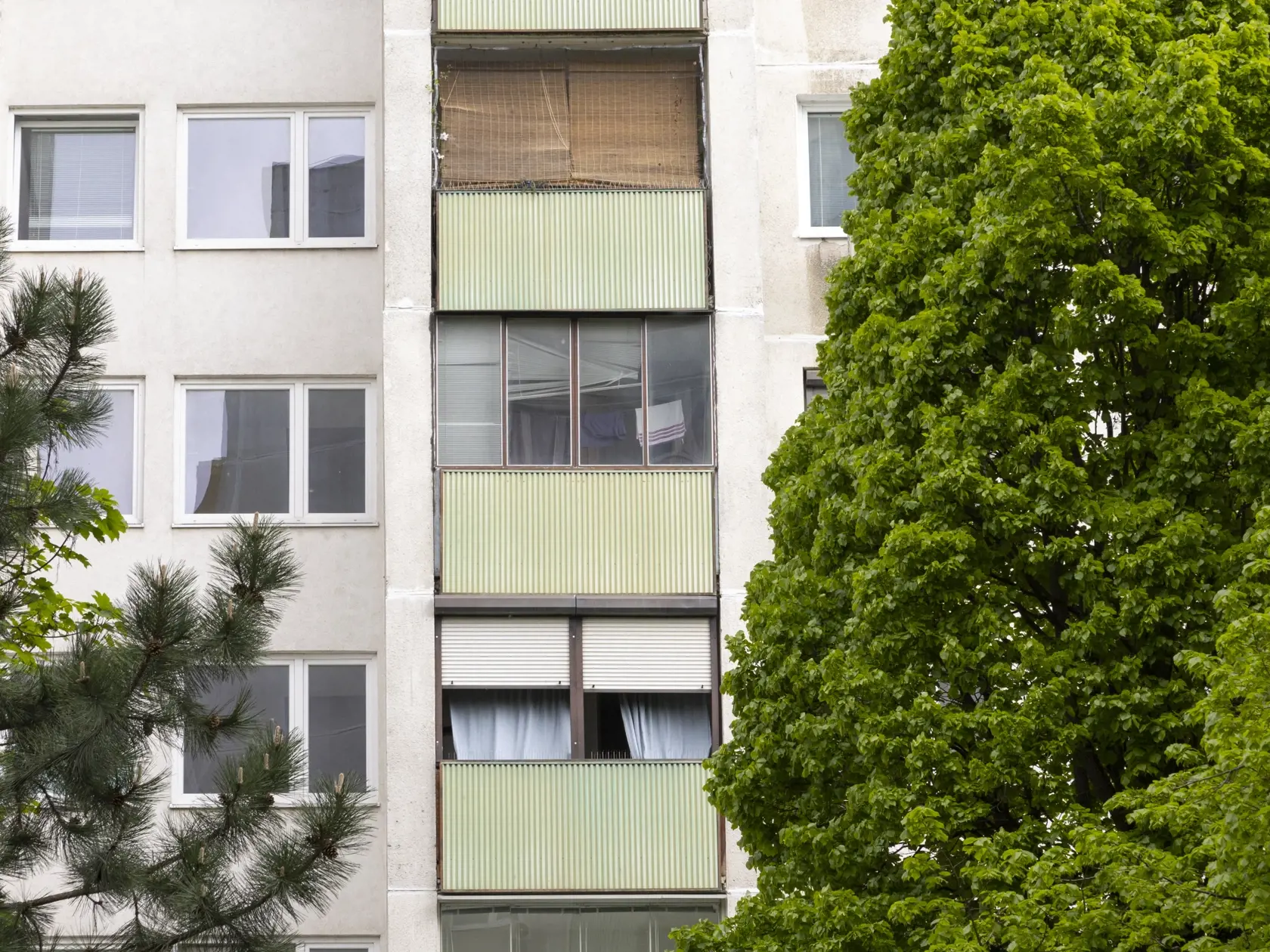 Najkritickejšie sú práve balkóny.