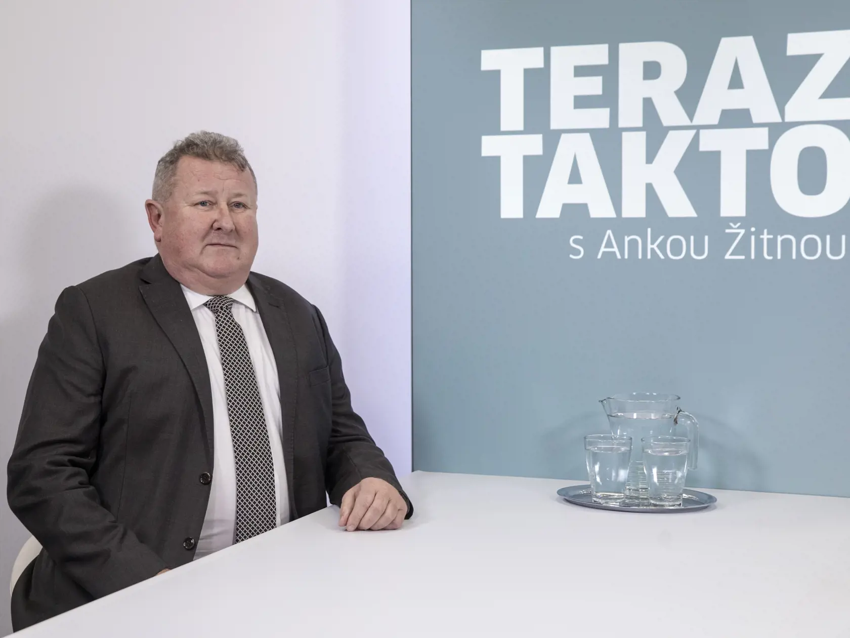 Predseda Úradu pre reguláciu sieťových odvetví  Jozef Holjenčík vysvetlil, prečo je pre nás ruský plyn politicky neprijateľná, ale ekonomicky výhodná.