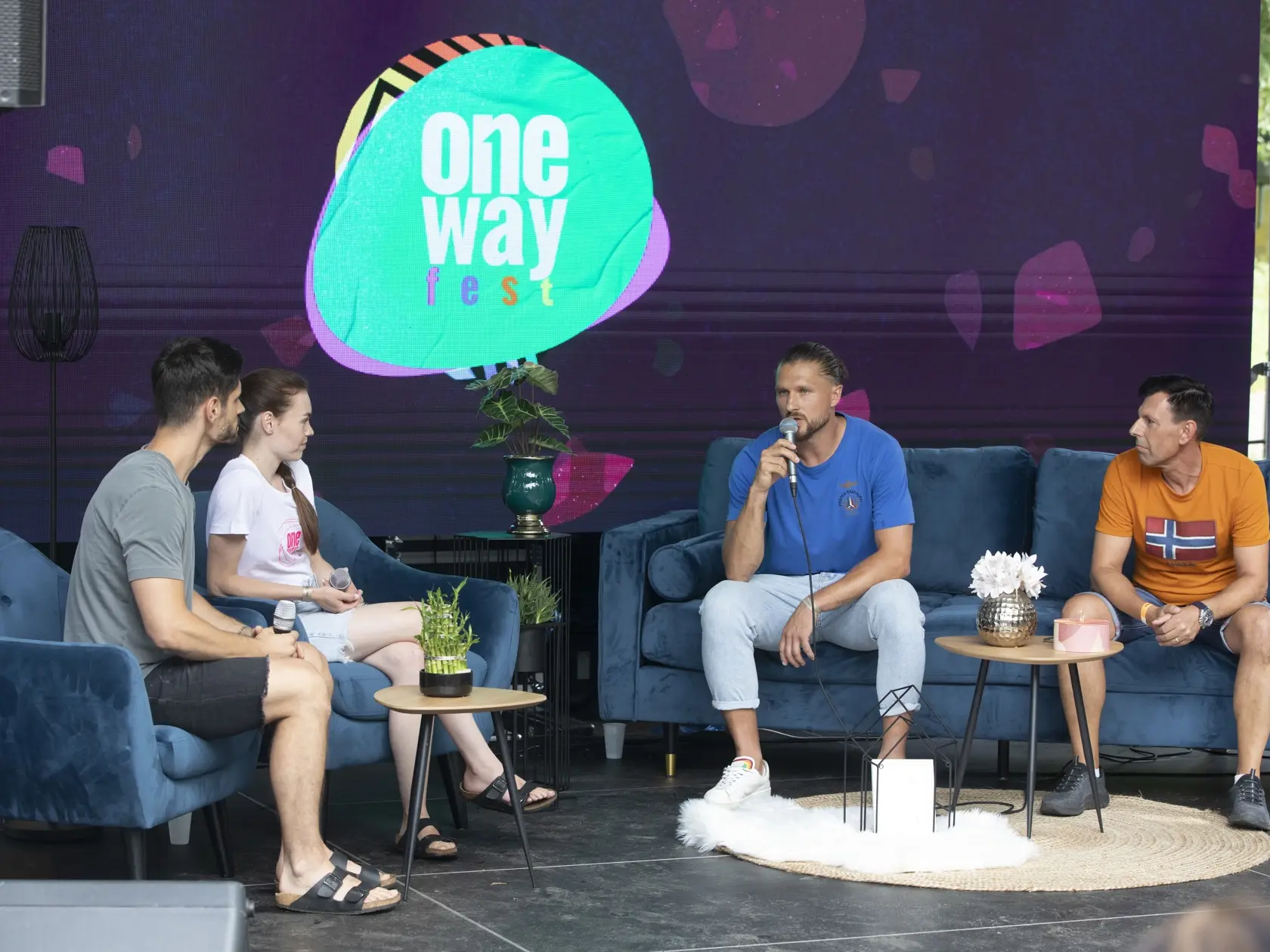 One Way Fest spoločenstva milosť. Zúčastnil sa ho aj futbalista Erik Čikoš. Toho spovedali v rámci diskusie manželia Bartalosovci.