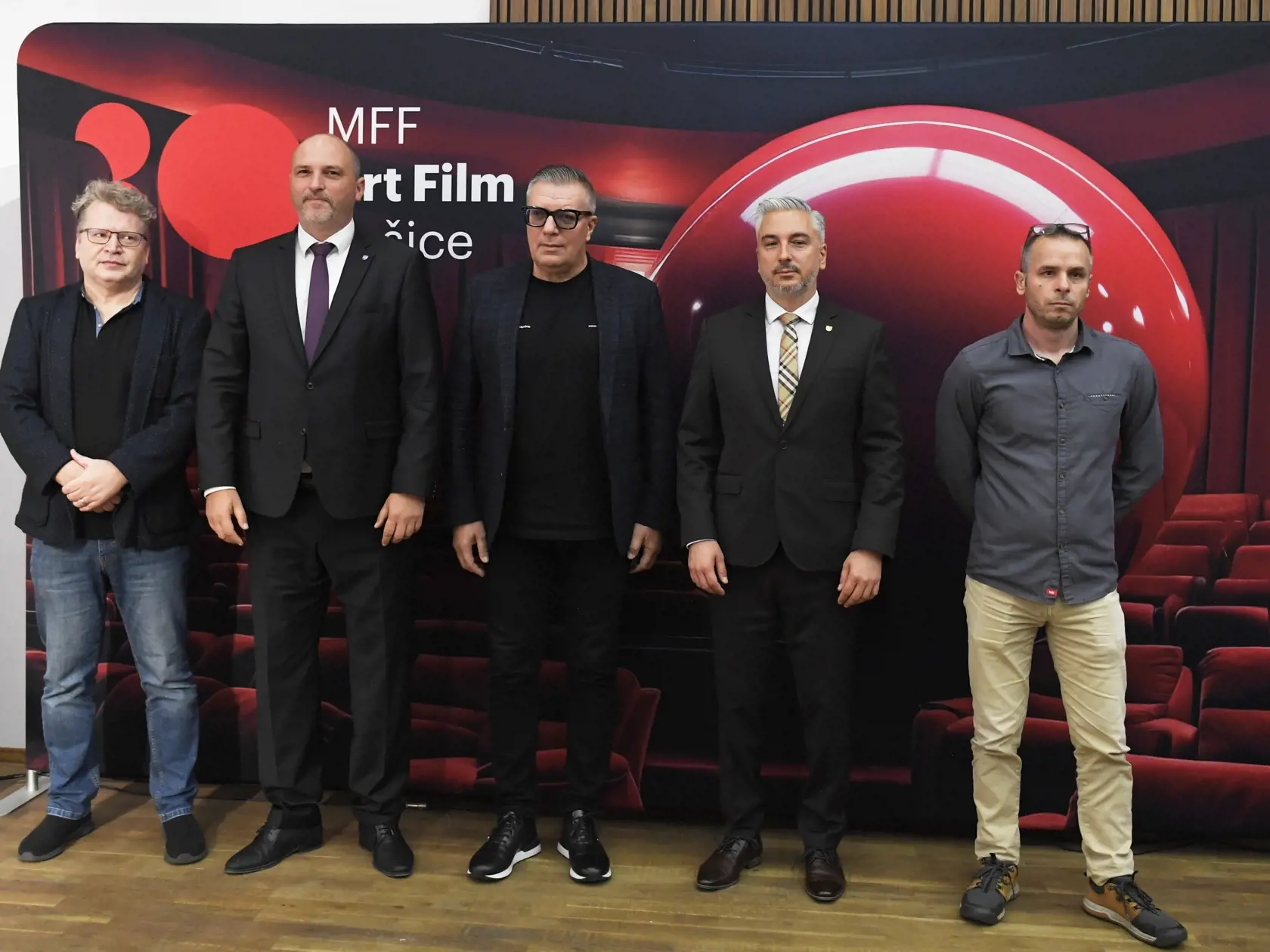 Na snímke zľava hovorca festivalu Juraj Čurný,  primátor Košíc Jaroslav Polaček, producent festivalu Ján Kováčik, predseda KSK Rastislav Trnka a umelecký riaditeľ festivalu Martin Palúch počas tlačovej konferencie organizačného tímu MFF Art Film Košice 2024 v Košiciach 6. júna 2024. FOTO TASR – František Iván