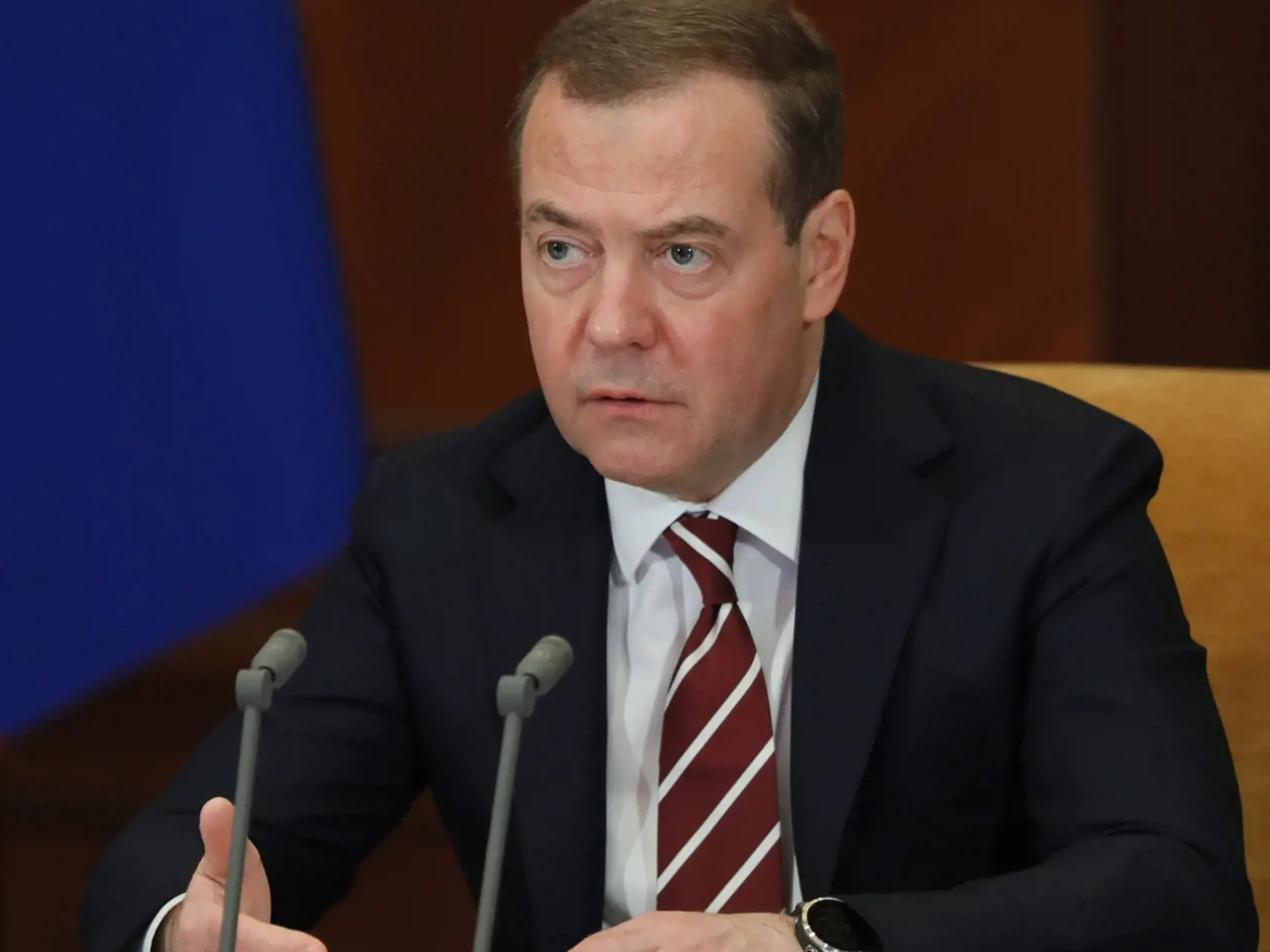 EBE 42 Moskva - Zástupca šéfa Bezpečnostnej rady Ruska a predseda strany Jednotné Rusko Dmitrij Medvedev predsedá schôdzi organizačného výboru, ktorý pripravuje oslavu blížiaceho sa 80. výročia bitky o Stalingrad počas druhej svetovej vojny v Gorkého štátnej rezidencii na okraji Moskvy v Rusku v pondelok 30. januára 2023. FOTO TASR/AP

Deputy head of Russia's Security Council and chairman of the United Russia party, Dmitry Medvedev chairs a meeting of the organizing committee preparing the celeb