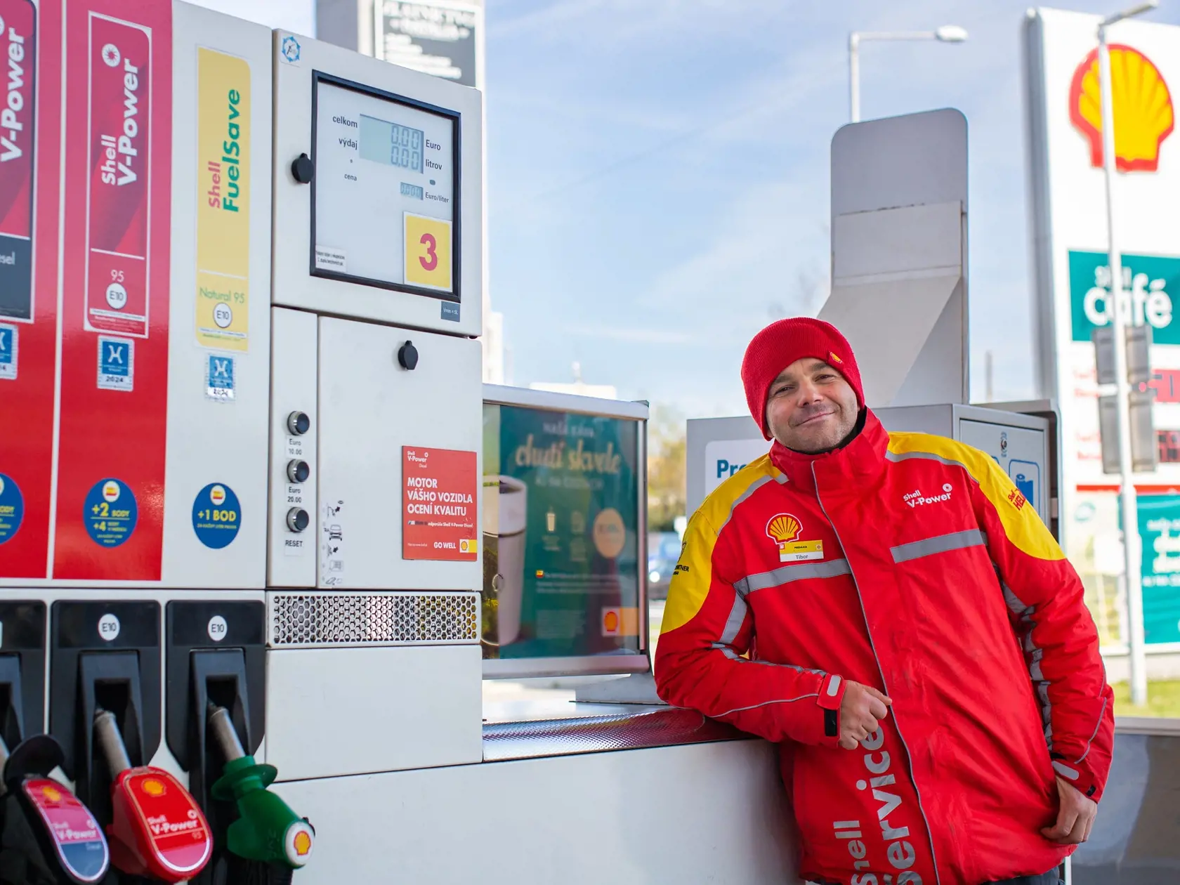 Tibor Knapp, zamestnanec vonkajšej obsluhy na ČS Shell v Galante