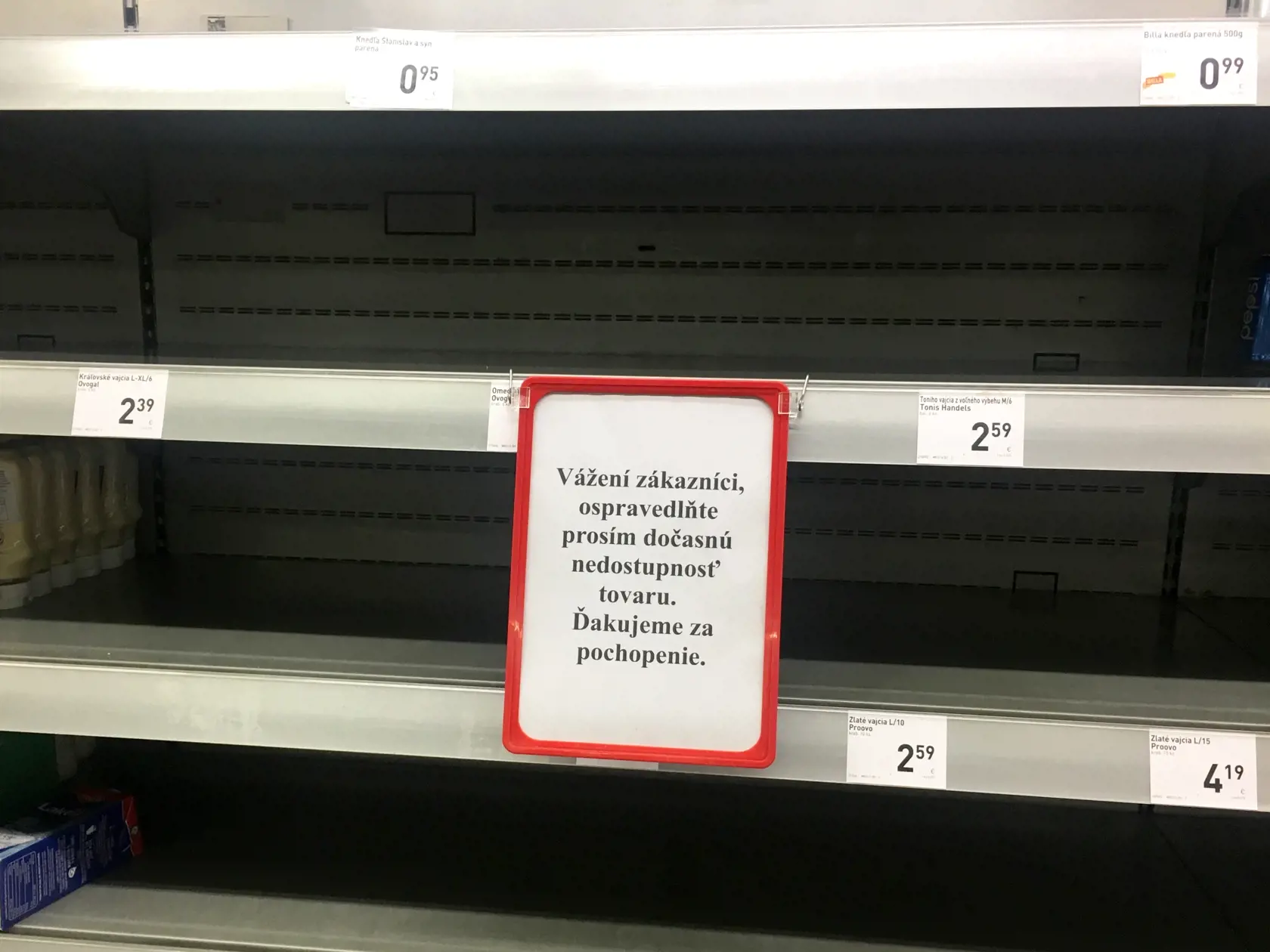V našich obchodoch hrozia prázdne pulty. Pandémia aj vysoké ceny energií spôsobili, že viacerým výrobcom potravín hrozí kolaps.