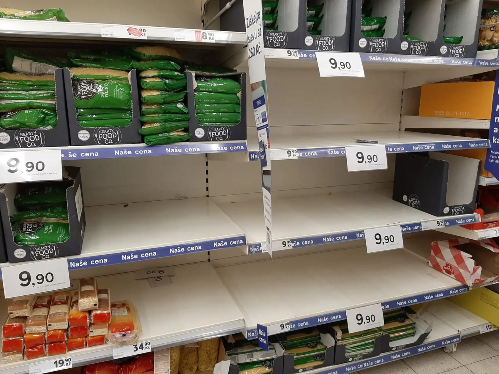 V našich obchodoch hrozia prázdne pulty. Pandémia aj vysoké ceny energií spôsobili, že viacerým výrobcom potravín hrozí kolaps.