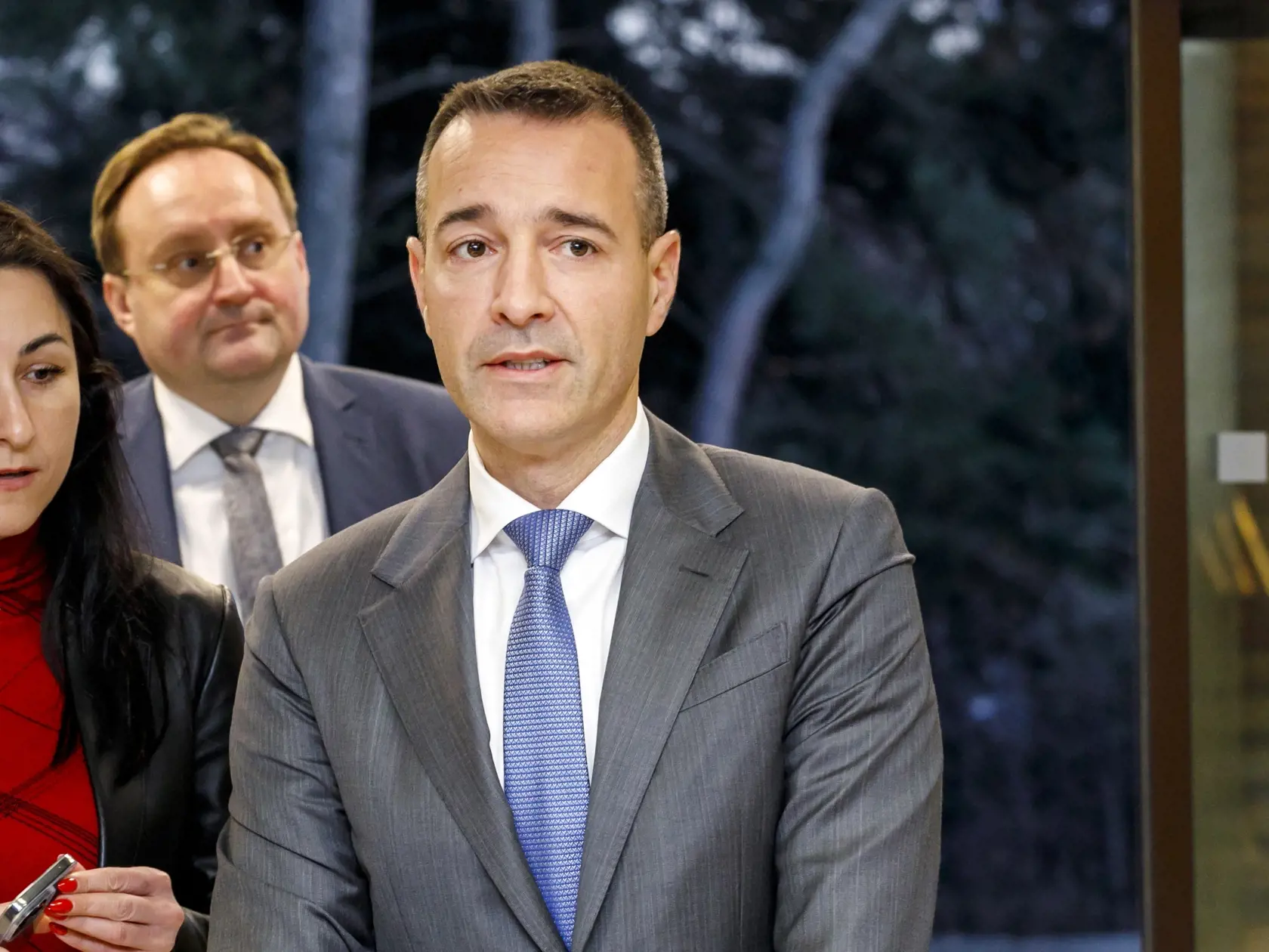 Na snímke minister školstva, výskumu, vývoja a mládeže SR Tomáš Drucker (Hlas-SD) prichádza na 71. rokovanie vlády SR v Bratislave 30. januára 2025. FOTO TASR - Dano Veselský