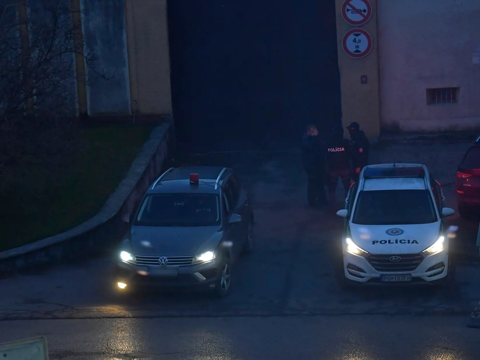 Prevoz Milana Lučanského z prešovskej väznici na ošetrenie do prešovskej nemocnice so zranením oka. Prešov, 9. decembra, 15:53 h.