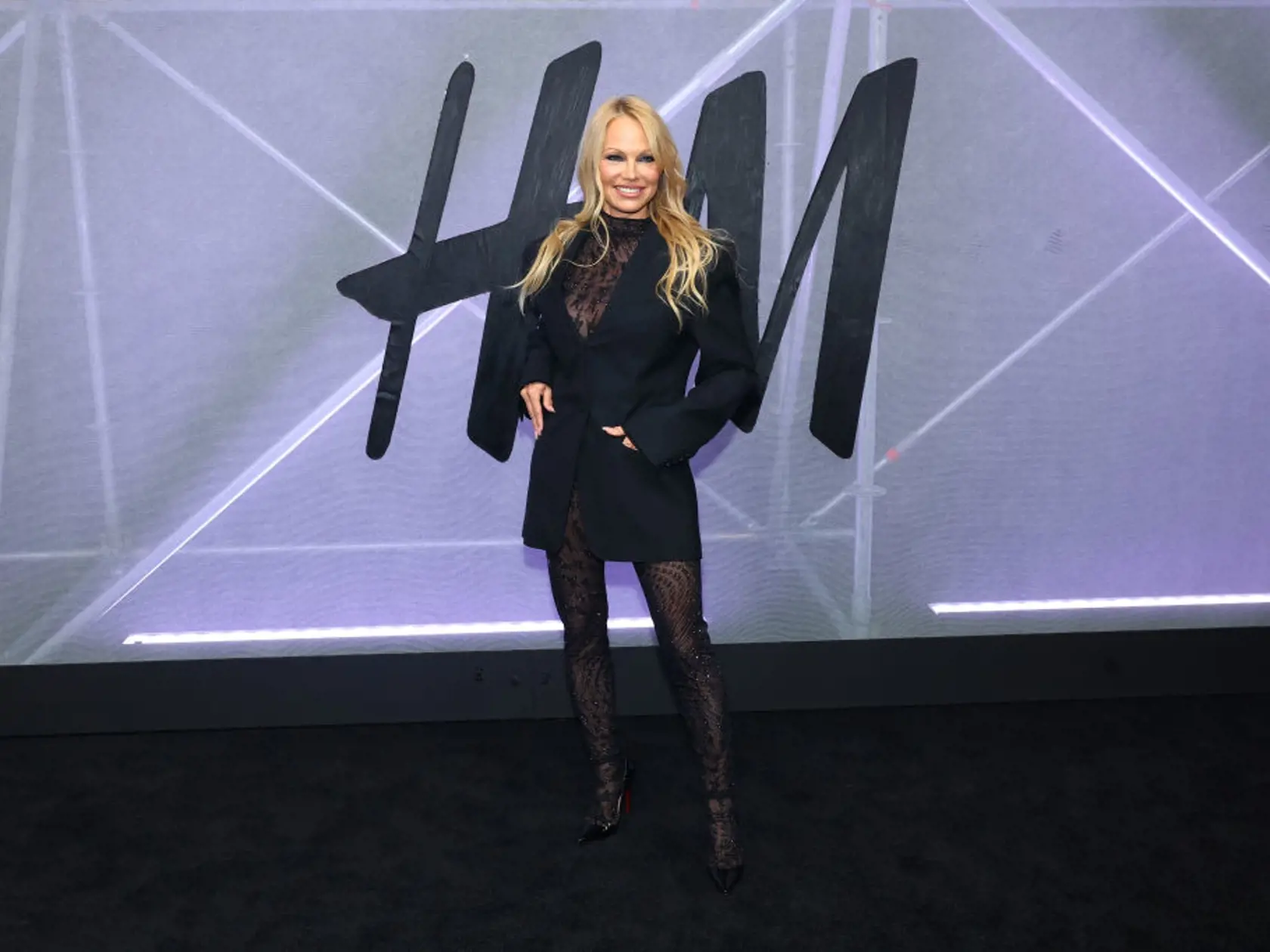 Pamela Anderson na spoločnom evente značiek H&M a Mugler v New Yorku.