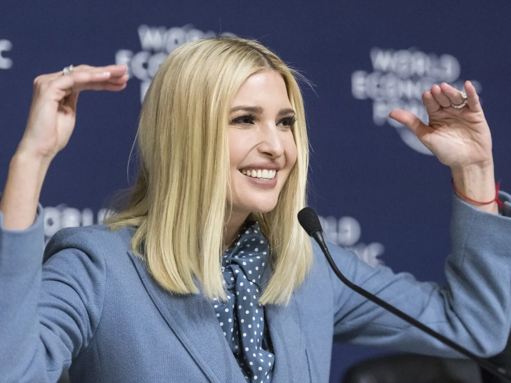 JB 3 Davos - Poradkyňa amerického prezidenta Donalda Trumpa Ivanka Trumpová počas tlačovej konferencie na Svetovom ekonomickom fóre v Davose 22. januára 2020. FOTO TASR/AP
 
Ivanka Trump, senior adviser to U.S President Donald Trump, speaks during a press conference at the World Economic Forum in Davos, Switzerland, Wednesday, Jan. 22, 2020. The 50th annual meeting of the forum is taking place in Davos from Jan. 21 until Jan. 24, 2020. (Alessandro della Valle/Keystone via AP)
