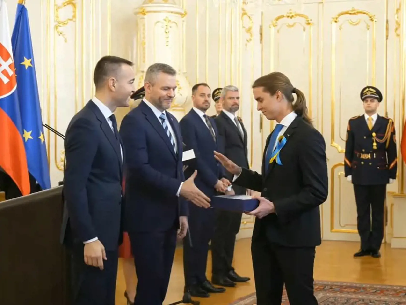 Študent odmietol podať ruku prezidentovi Petrovi Pellegrinimu.