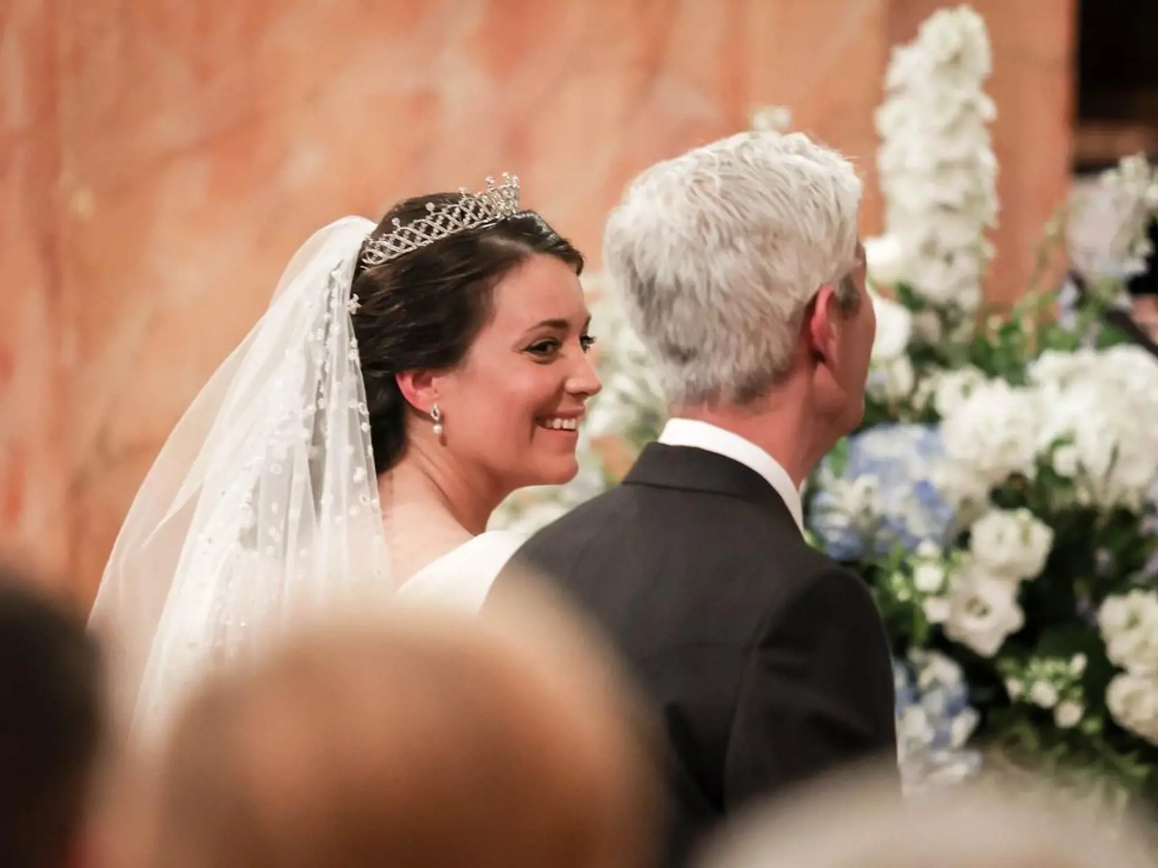 Luxemburská princezná Alexandra (32), jediná dcéra veľkovojvodu Henriho (68) a veľkovojvodkyne Márie Terézie (67), si počas cirkevného obradu - týždeň po civilnom sobáši na luxemburskej radnici - vzala francúzskeho podnikateľa Nicholasa Bagoryho (33).
