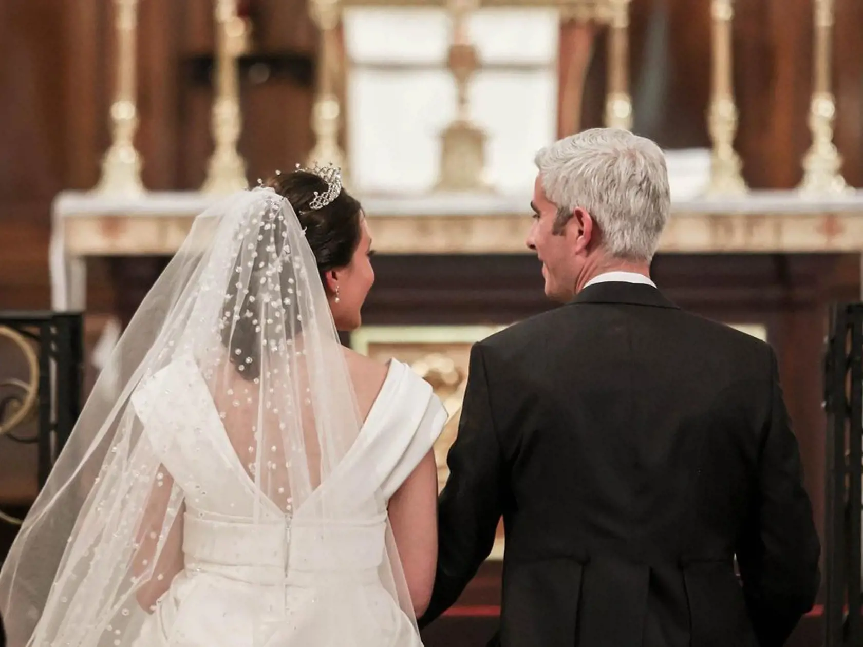 Luxemburská princezná Alexandra (32), jediná dcéra veľkovojvodu Henriho (68) a veľkovojvodkyne Márie Terézie (67), si počas cirkevného obradu - týždeň po civilnom sobáši na luxemburskej radnici - vzala francúzskeho podnikateľa Nicholasa Bagoryho (33).