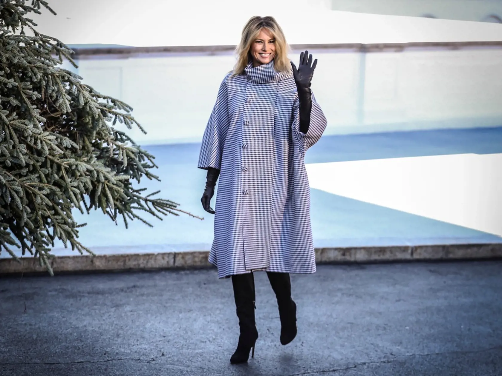 Melania Trump je kráľovná zimných kabátov.
