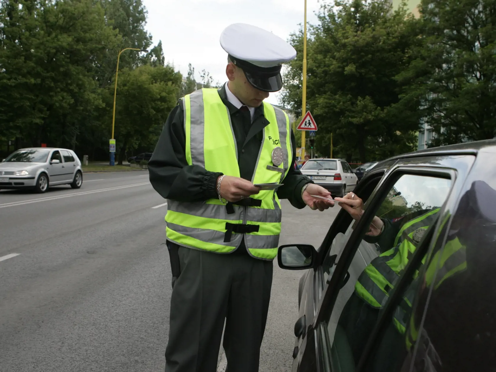 Počas mája sa v piatky a cez víkendy budú konať dopravno-bezpečnostné akcie. Policajti budú počas akcie Víkend kontrolovať najmä dodržiavanie rýchlosti jazdy a zákaz požívania alkoholu vodičmi i nemotorovými účastníkmi.