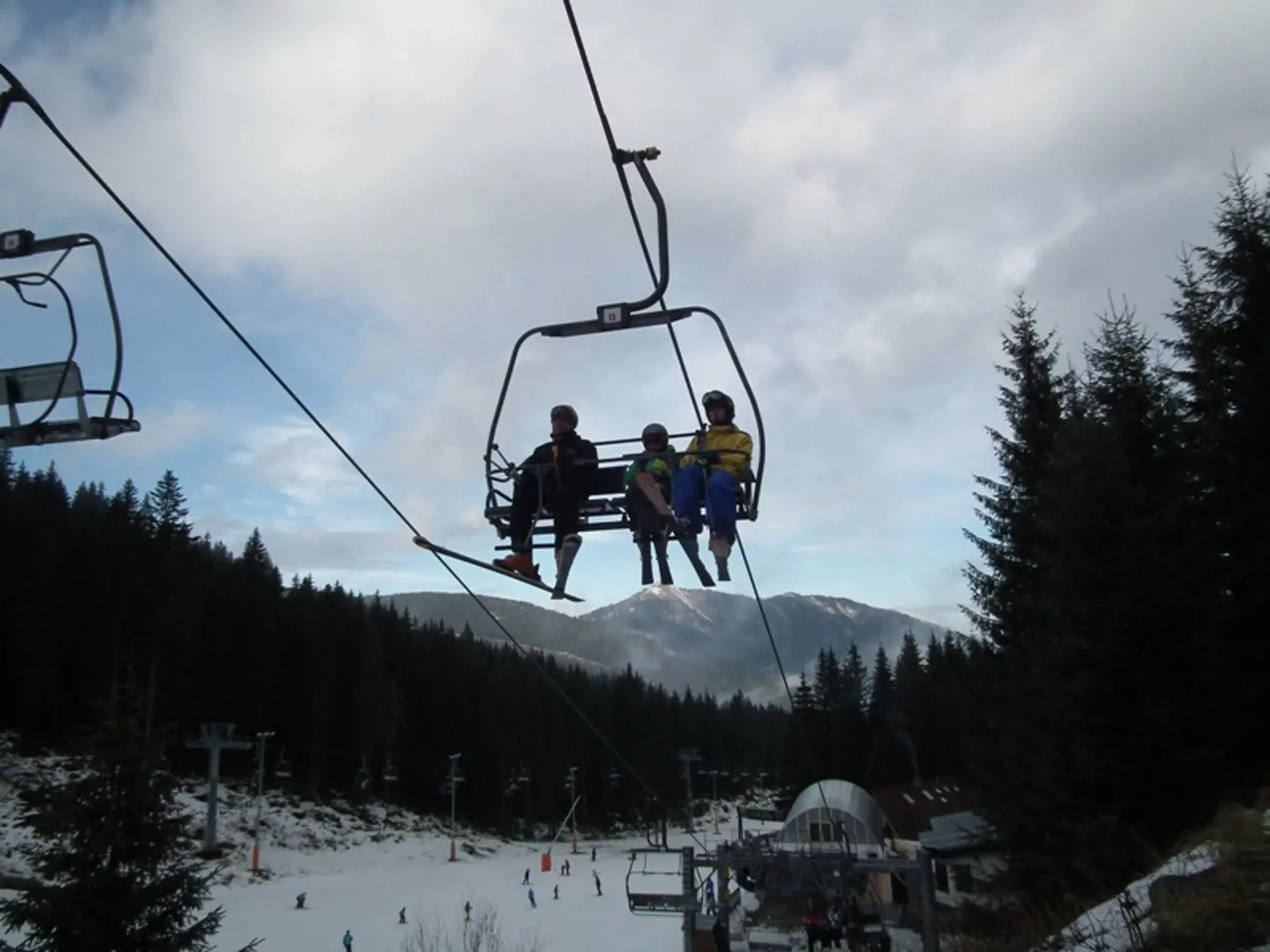 JASNÁ: Lyžuje sa len na niektorých zjazdovkách.