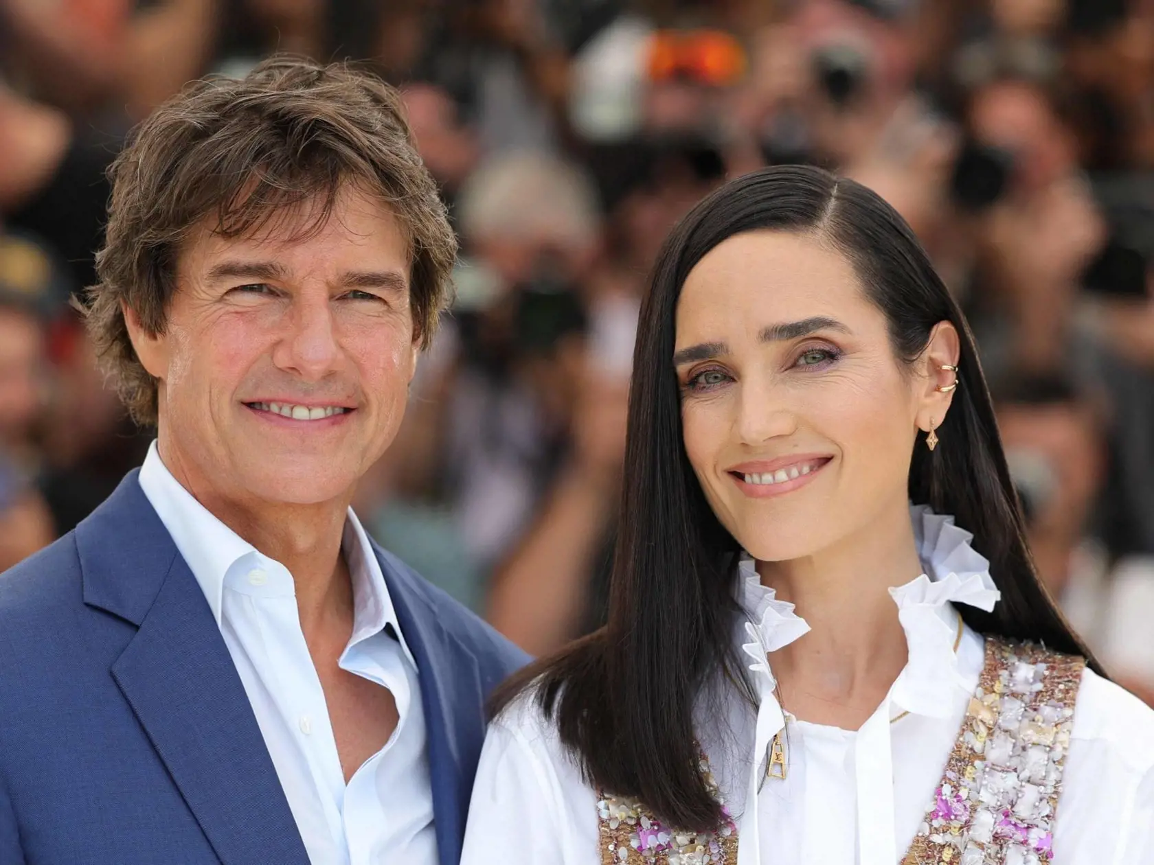 Tom Crusie a Jennifer Connelly na premiére pokračovania ikonického Top Gunu. Práve táto herečka sa zhostila úlohy novej Maverickovej lásky.