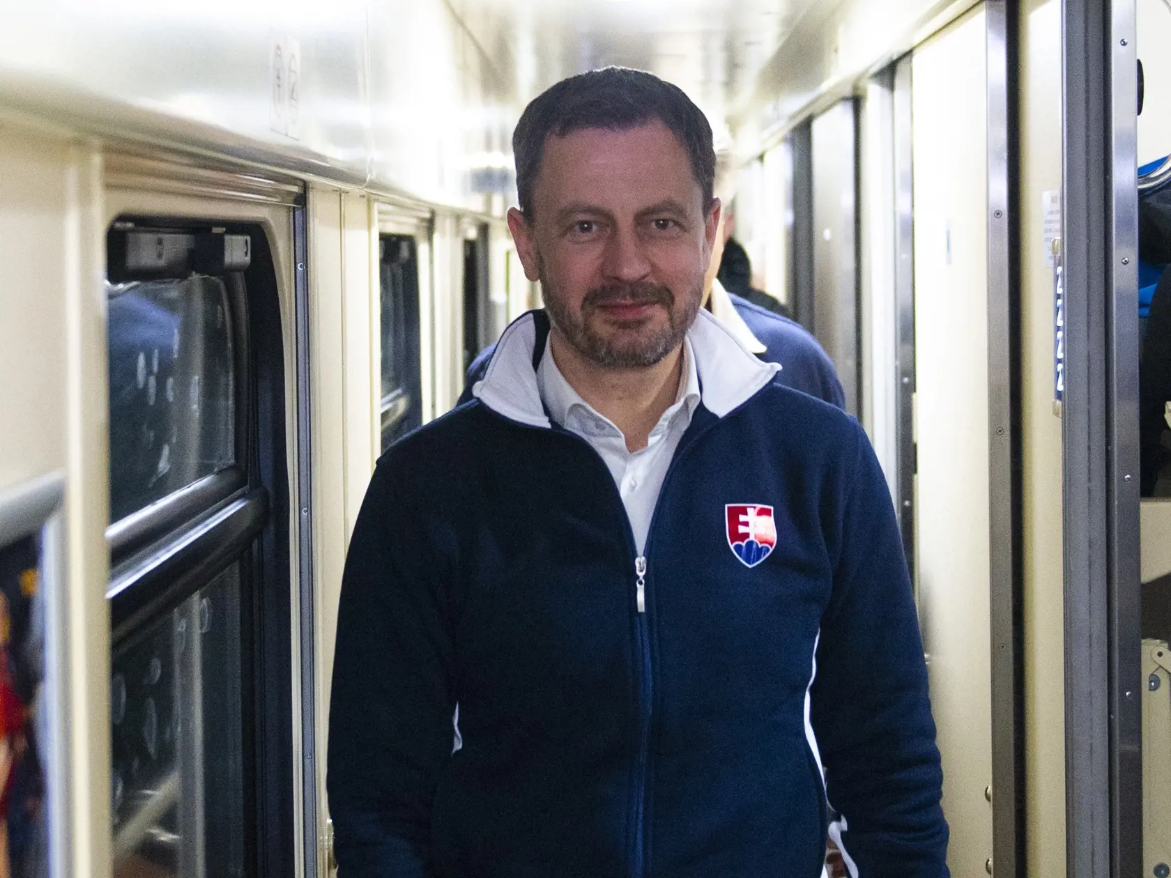 Na snímke dočasne poverený predseda vlády SR Eduard Heger počas cesty vlakom do Kyjeva, kde sa stretne s prezidentom Ukrajiny Volodymyrom Zelenským v piatok 31. marca 2023. FOTO TASR - Jakub Kotian