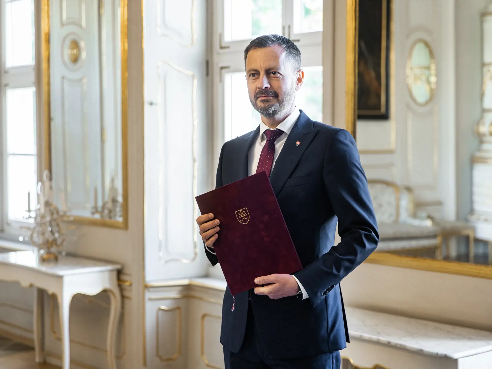 Predseda vlády Slovenskej republiky Eduard Heger na oficialnej návšteve prezidentky SR Zuzany Čaputovej v Bratislave. 