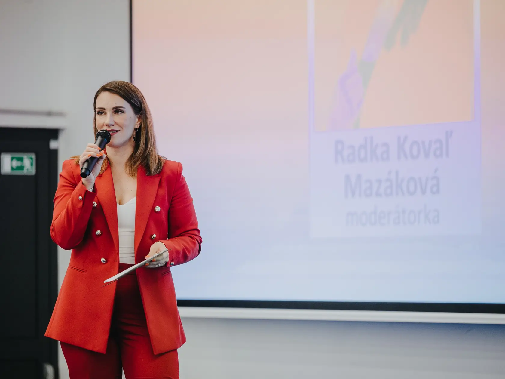Radka Kovaľ Mazáková: Ako sa z televíznej moderátorky stala kráľovná motokrosového komentovania!