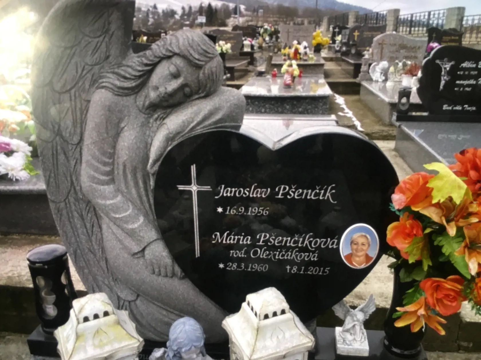 Hrob Márie Pšenčíkovej (†54).