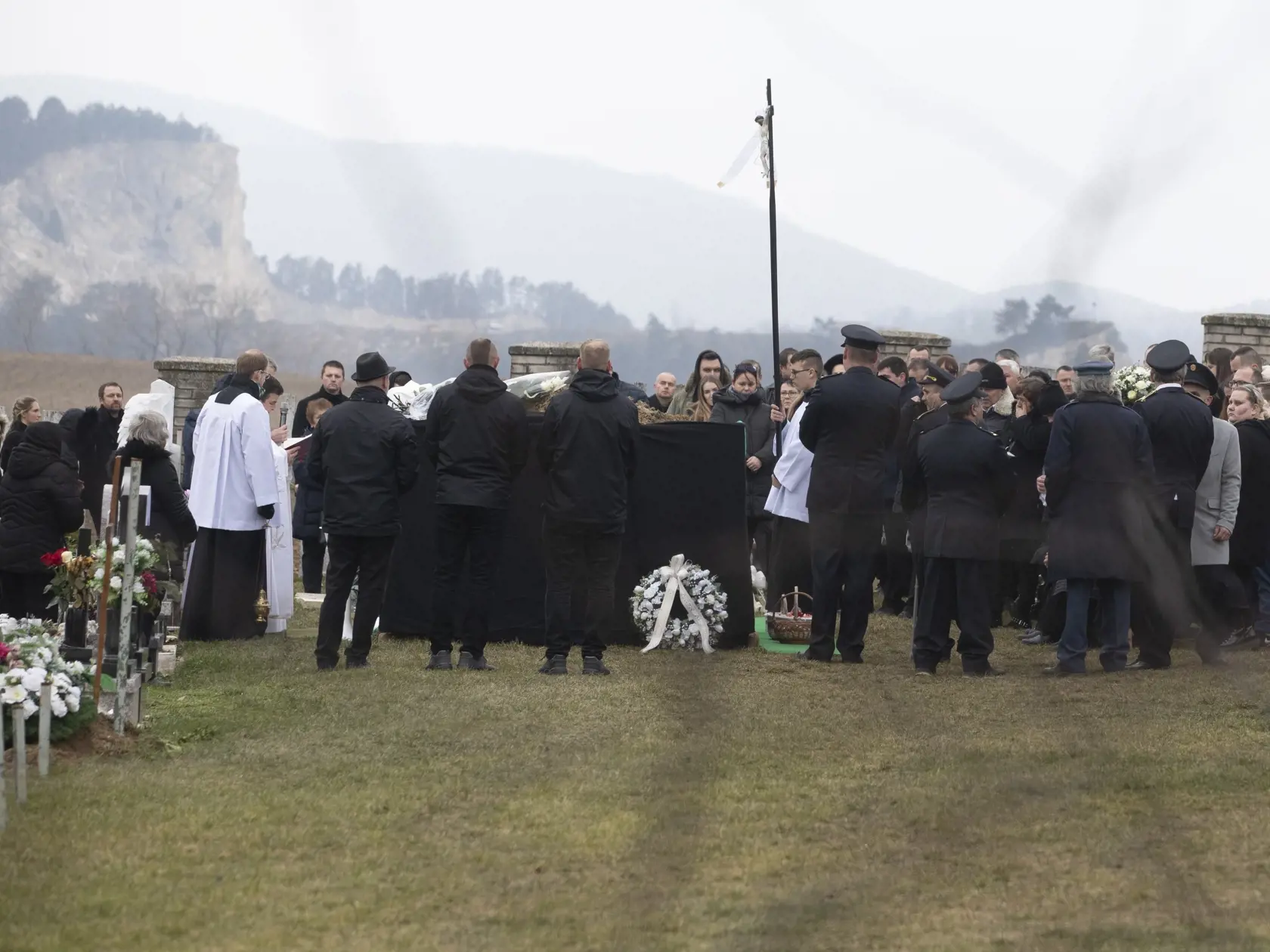 Na snímke je  pohreb 8-ročného tragicky zosnulého chlapca v obci Trstín.