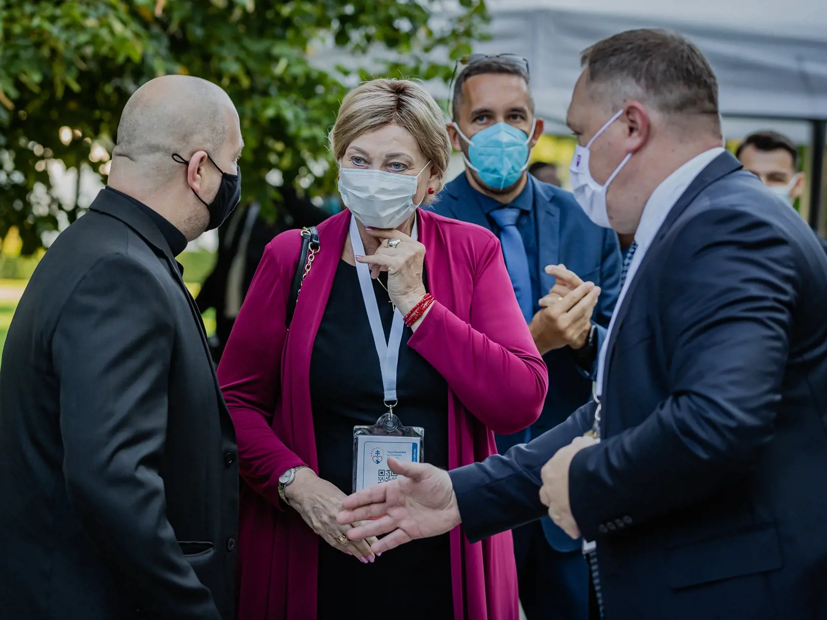 Pápež František sa v pondelok 13.9. 2021 zúčastnil oficiálneho prijatia u Prezidentky Slovenskej republiky Zuzany Čapautovej a následného stretnutia s osobnosťami politického, spoločonského aj kultúrnehon života v záhrade Prezidentského paláca. Na snímke oslankyňa Národnej rady Slovenskej republiky Anna Záborská.