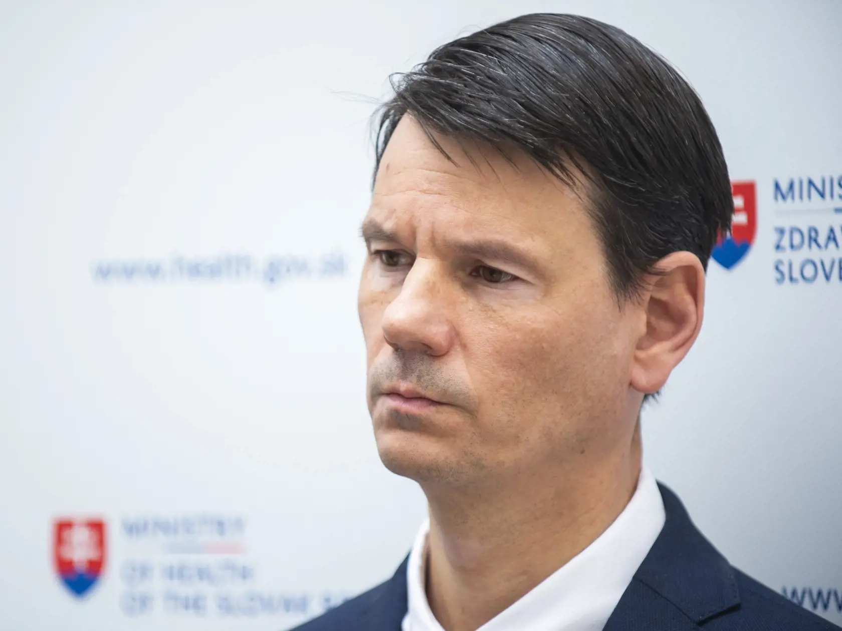 Na snímke štátny tajomník ministerstva zdravotníctva SR Michal Palkovič počas tlačovej konferencie k optimalizácii sieti nemocníc v Bratislave vo štvrtok 6. apríla 2023. FOTO TASR - Jakub Kotian