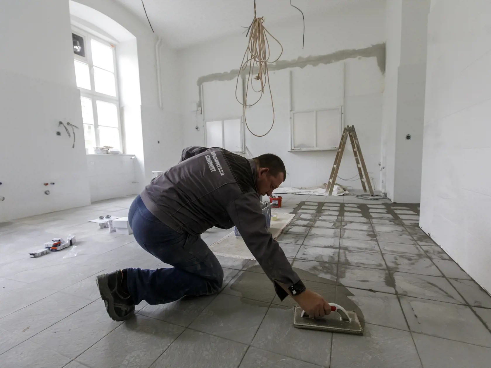 Nová stavba či rekonštrukcia sa od pandémie predražila asi o štvrtinu, chýbajú viaceré dôležité materiály.