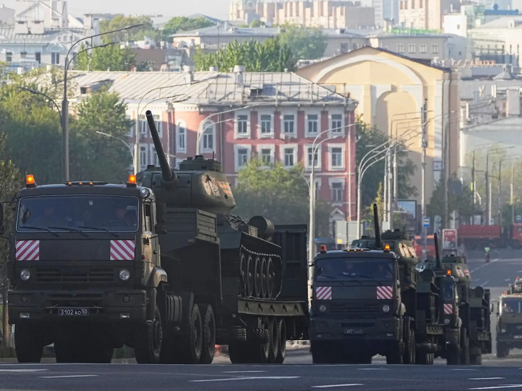 Deň víťazstva je jedným z najvýznamnejších štátnych sviatkov v Rusku. Je pripomienkou asi 27 miliónov občanov Sovietskeho zväzu, ktorí zahynuli počas Veľkej vlasteneckej vojny v rokoch 1941 - 1945.