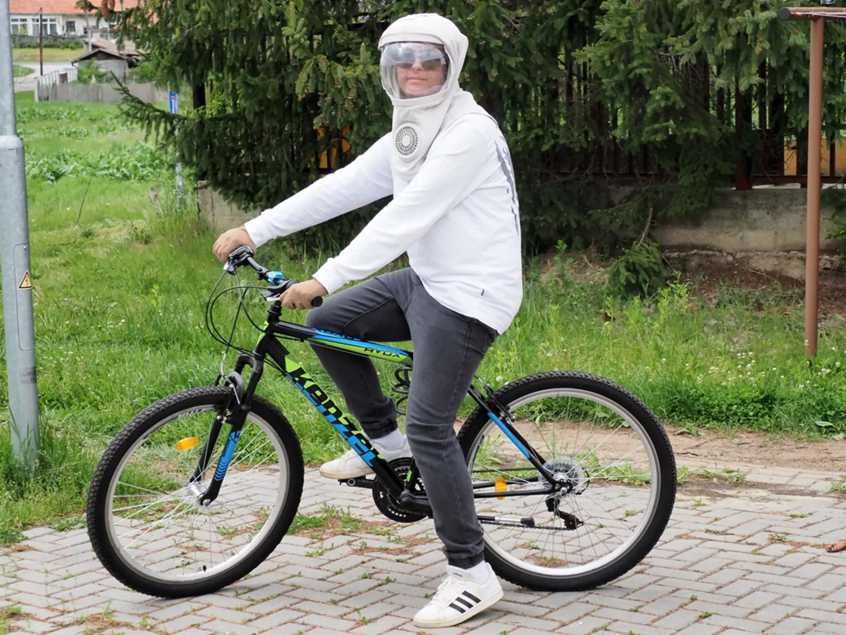 Tvrdili mu, že sa nenaučí bicyklovať, no zvládol to.