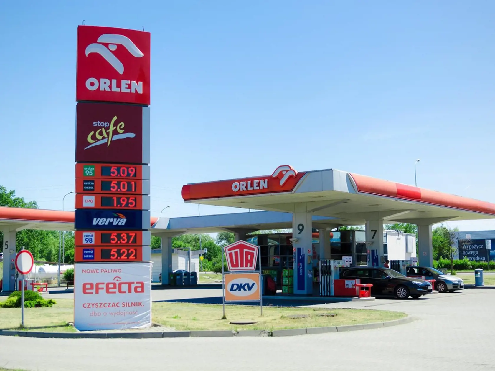 Poľská firma PKN Orlen kúpila čerpacie stanice v Maďarsku a na Slovensku