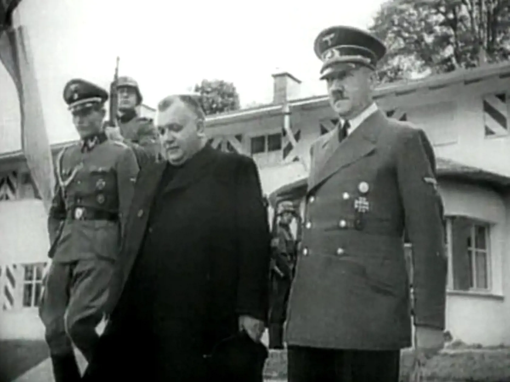 Jozef Tiso na historickej fotografií s Adolfom Hitlerom.