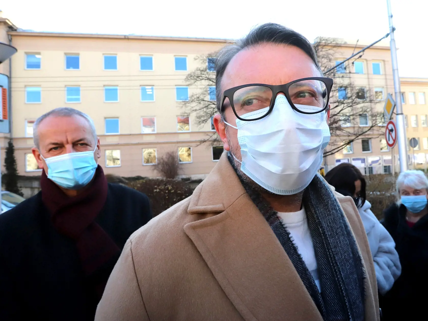 Na snímke zľava primátor mesta Banská Bystrica Ján Nosko a medicínsky riaditeľ Rooseveltovej nemocnice Milan Urbáni počas mediálneho brífingu o aktuálnej situácii súvisiacej so šírením pandémie koronavírusu v banskobystrickom okrese v Banskej Bystrici 11. januára 2021. FOTO TASR - Ján Krošlák
 

  

