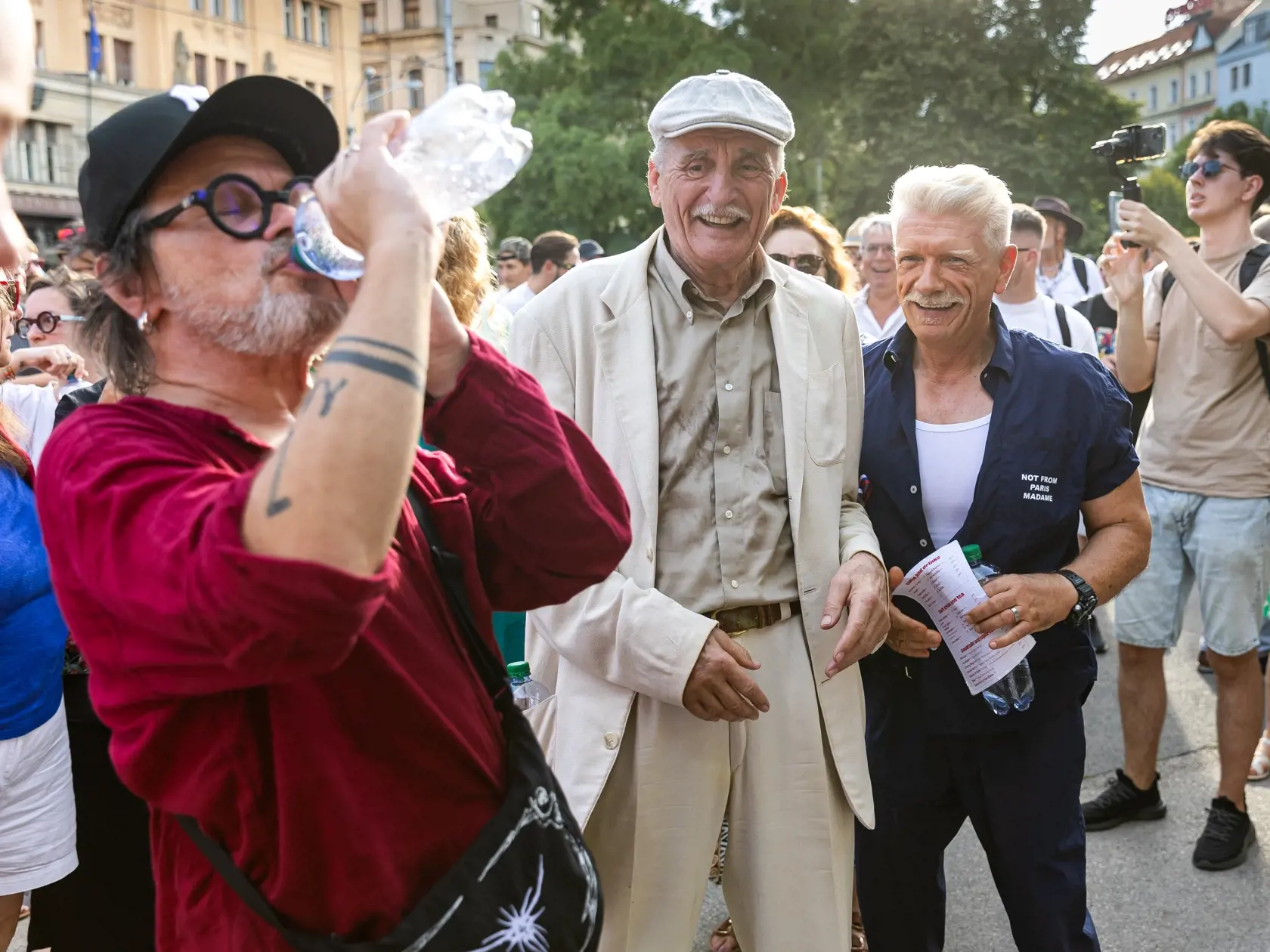 Protest proti krokom ministerstva kultúry v Bratislave. Na snímke Robo Roth, Martin Huba a Richard Stanke. 