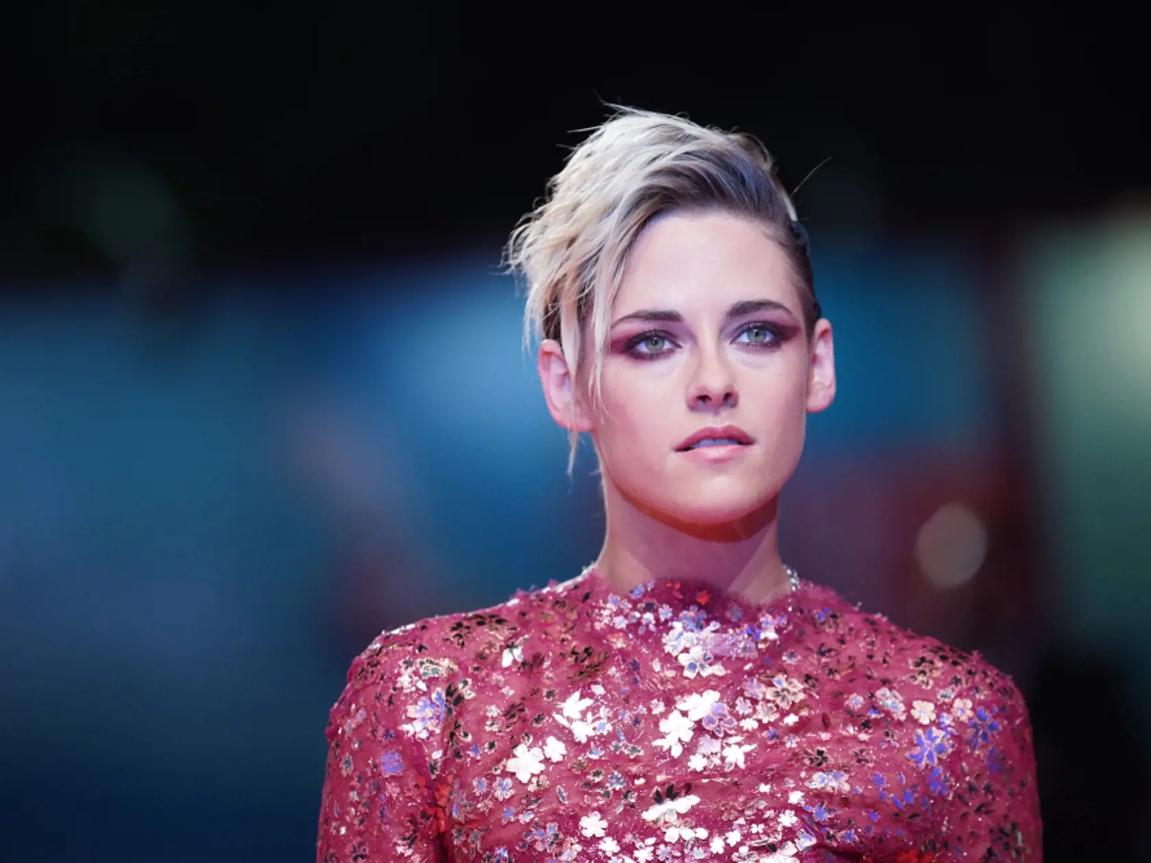 Kristen,Stewart,Walks,The,Red,Carpet,Ahead,Of,The,"seberg"