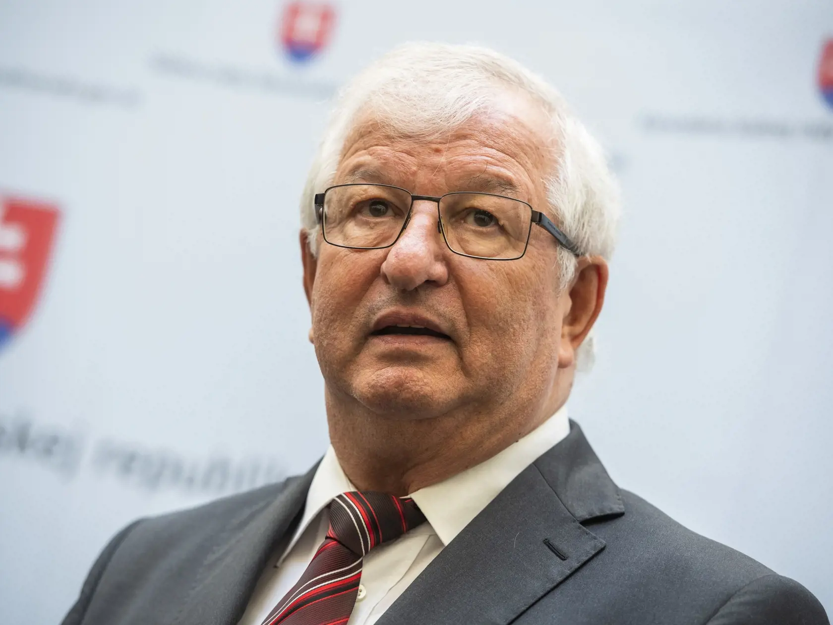 Na snímke predseda Súdnej rady SR Ján Mazák počas tlačového brífingu k záverom rokovania vo veci sudcu Michala Trubana. FOTO TASR - Jaroslav Novák