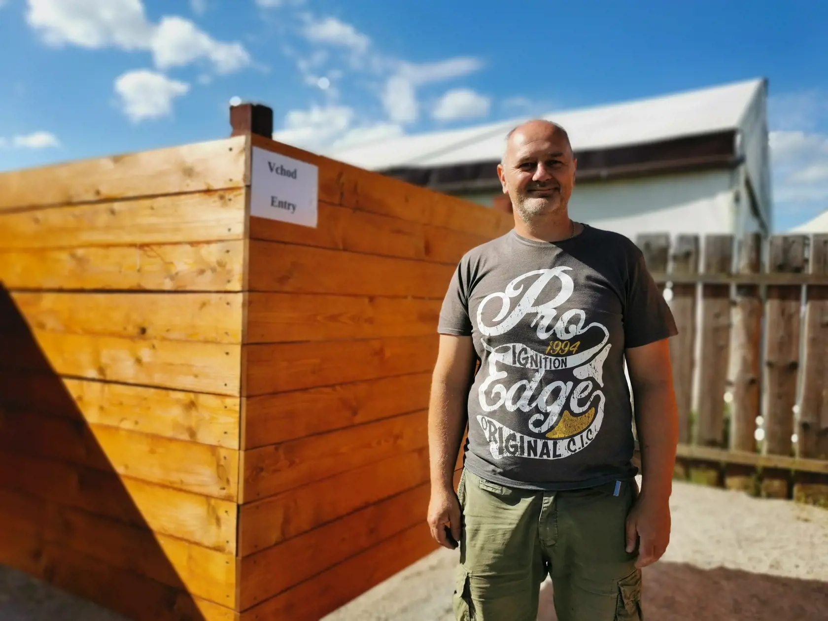 Viktor Reisel vraví, že pri pieskových sochách nemohol spávať, bludisko ho už zo sna budiť nebude - nezničia ho ani krúpy, ani silný dážď.