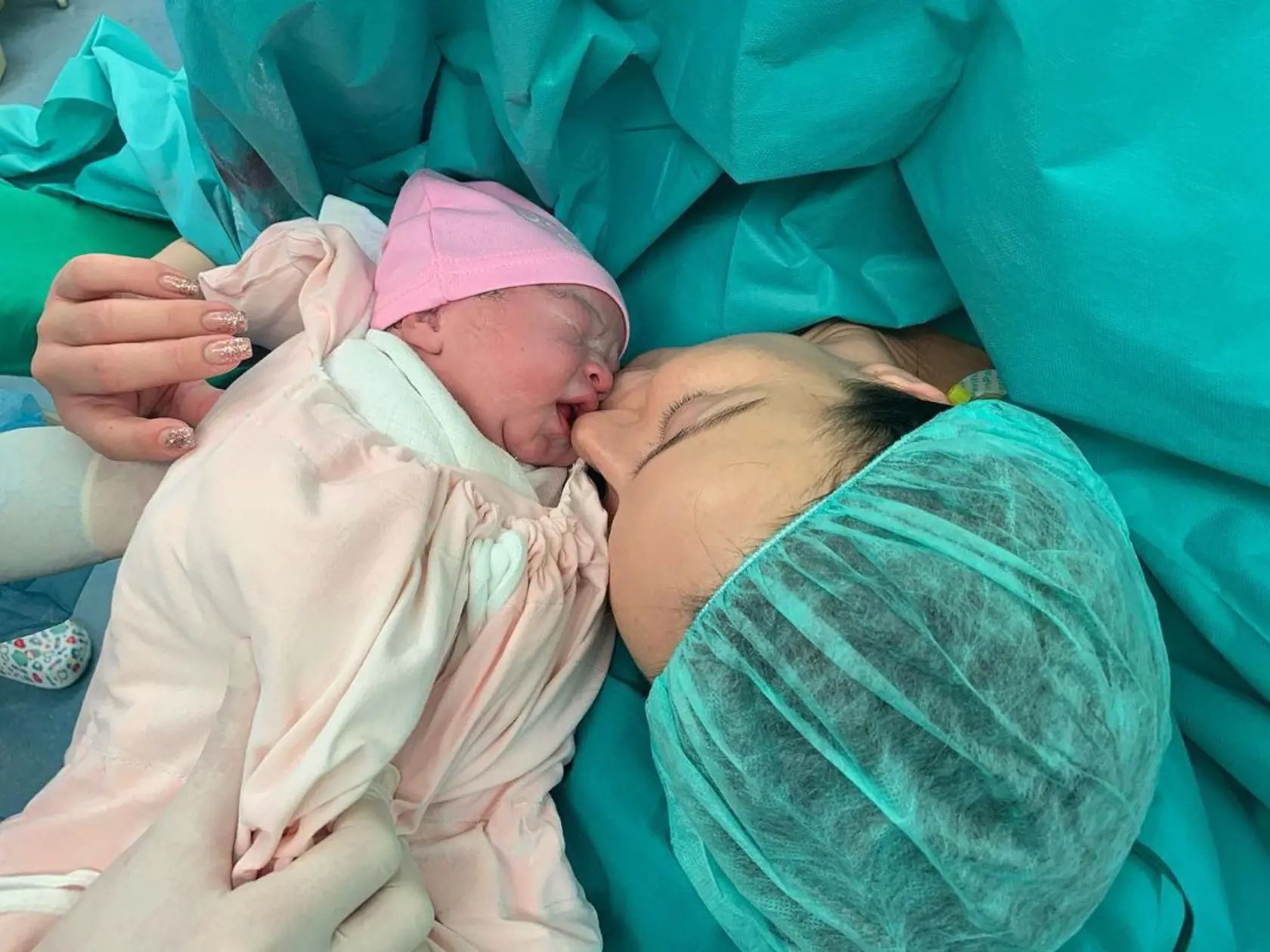 Veronika Nízlová ukázala zábery z pôrodnice.