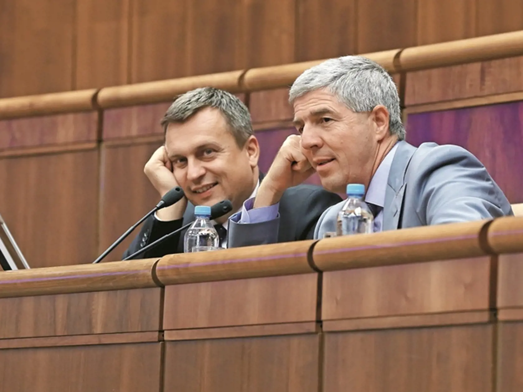 Vysmiati: Bugárovi a Dankovi rastú preferencie