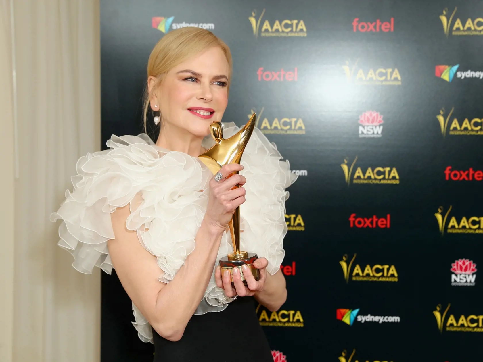 LOS ANGELES, CA - JANUARY 04:  Nicole Kidman poses with the AACTA International Award for Best Supporting Actress during the 8th AACTA International Awards -? Media Room" on January 4, 2019 in Los Angeles, California.  (Photo by Joe Scarnici/Getty Images for AFI)