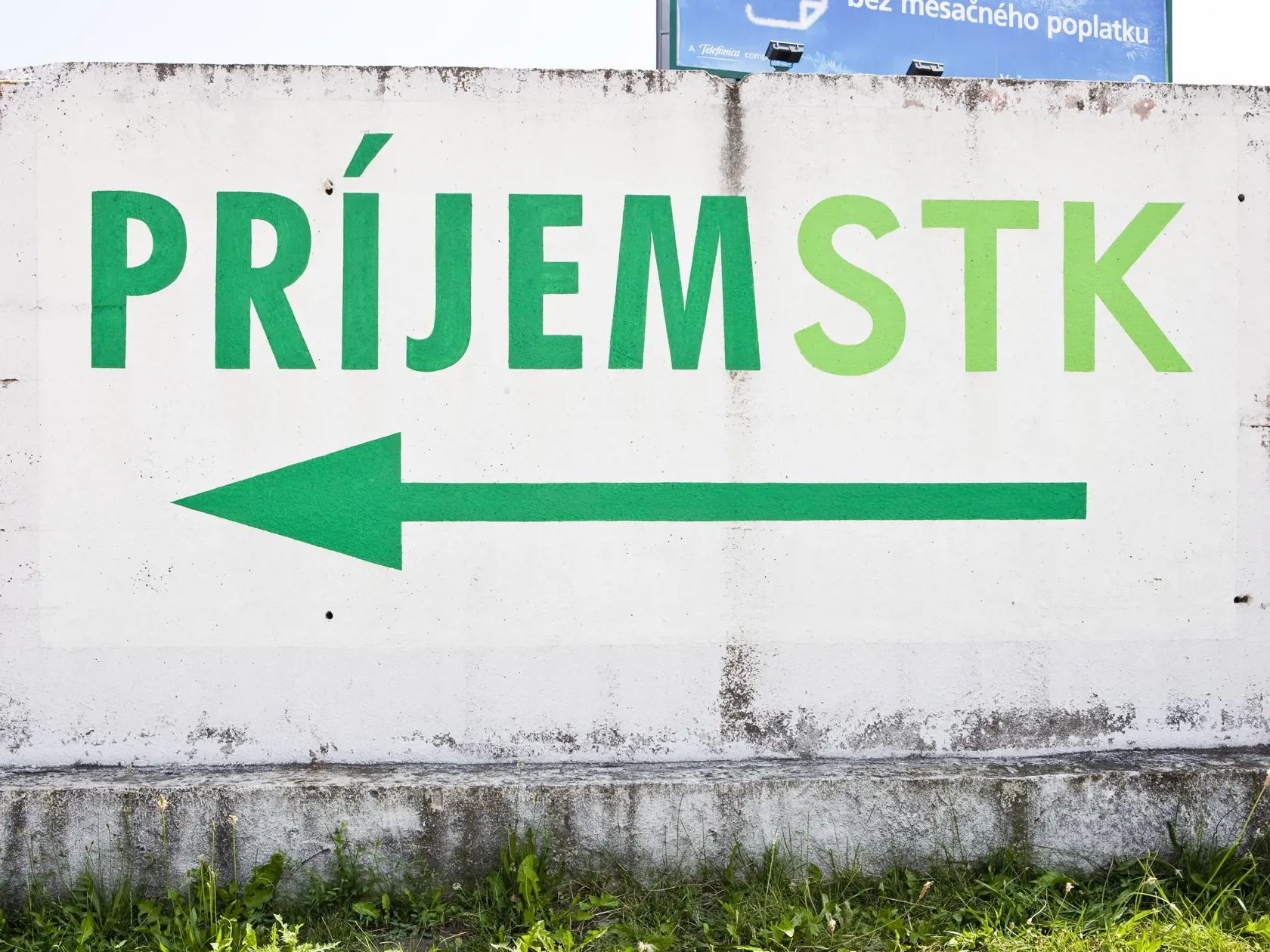 V praxi to podľa rezortu dopravy bude vyzerať tak, že ak sa niekomu skončí platnosť technickej a emisnej kontroly do 31. augusta 2022, predĺženie o tri mesiace platí.